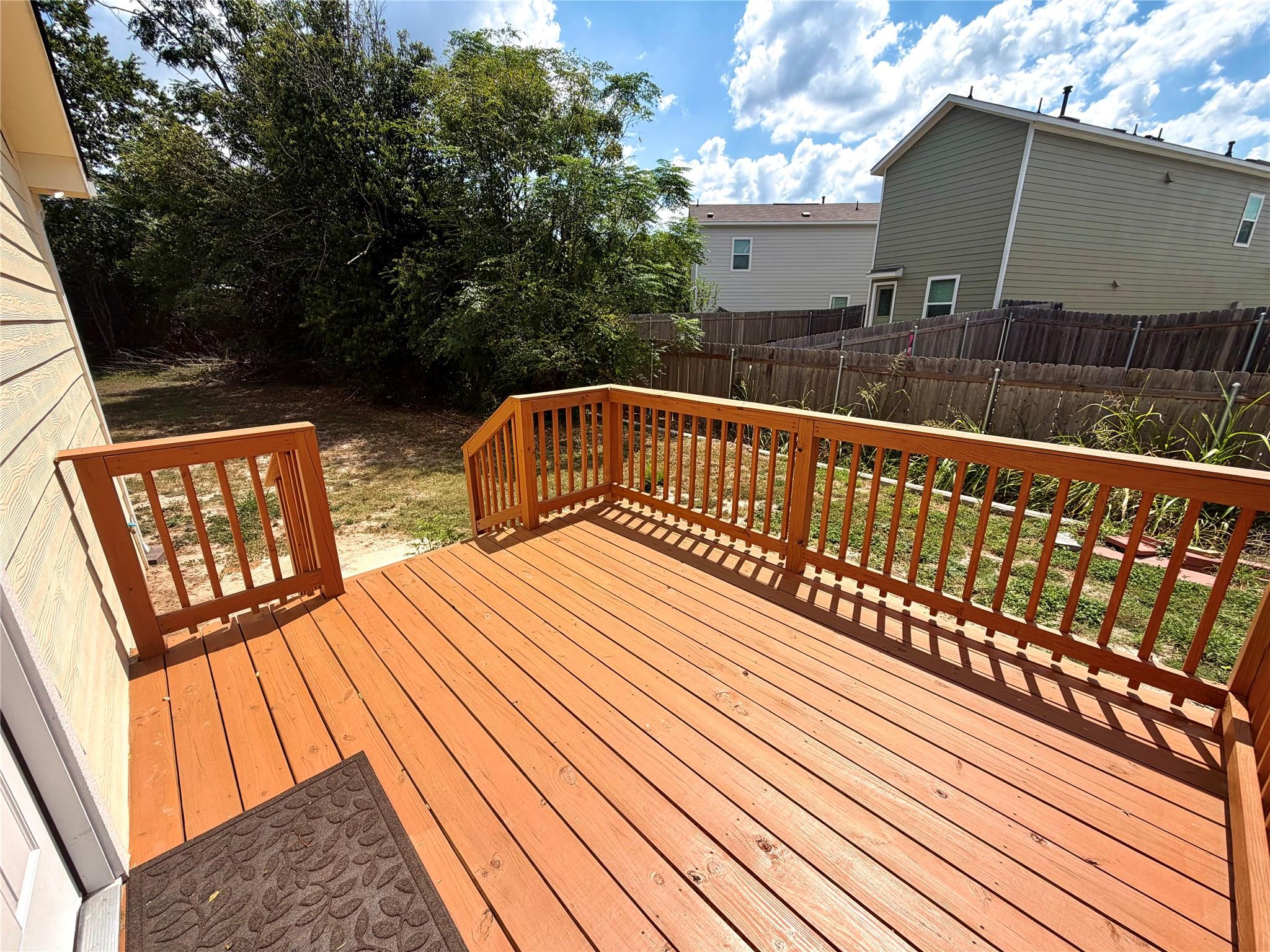 1107 Neches St Property Photo 15