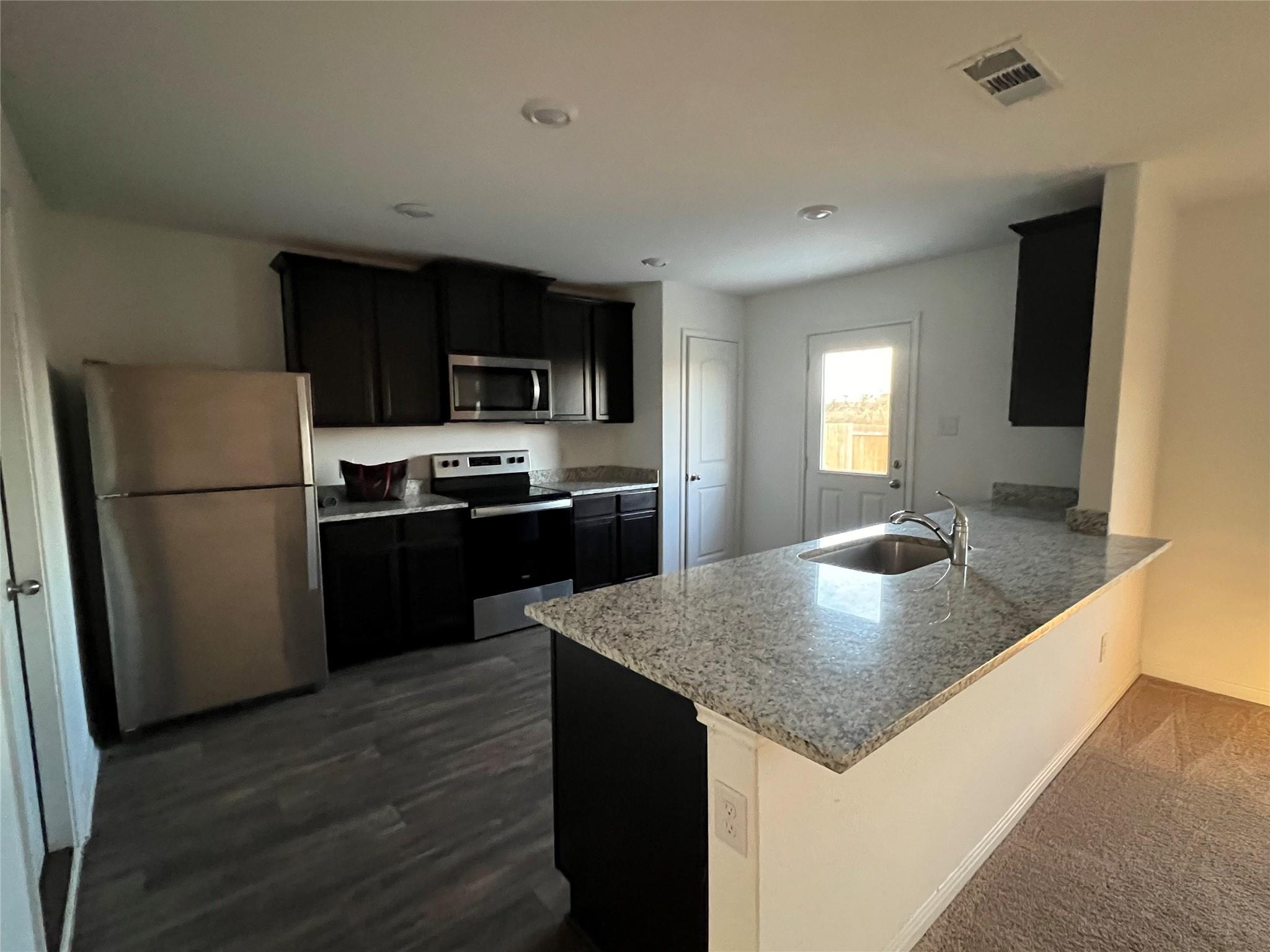 509 Riverdale Dr Property Photo