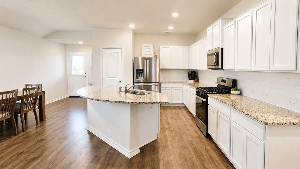 905 Rolling River Cv Property Photo 7