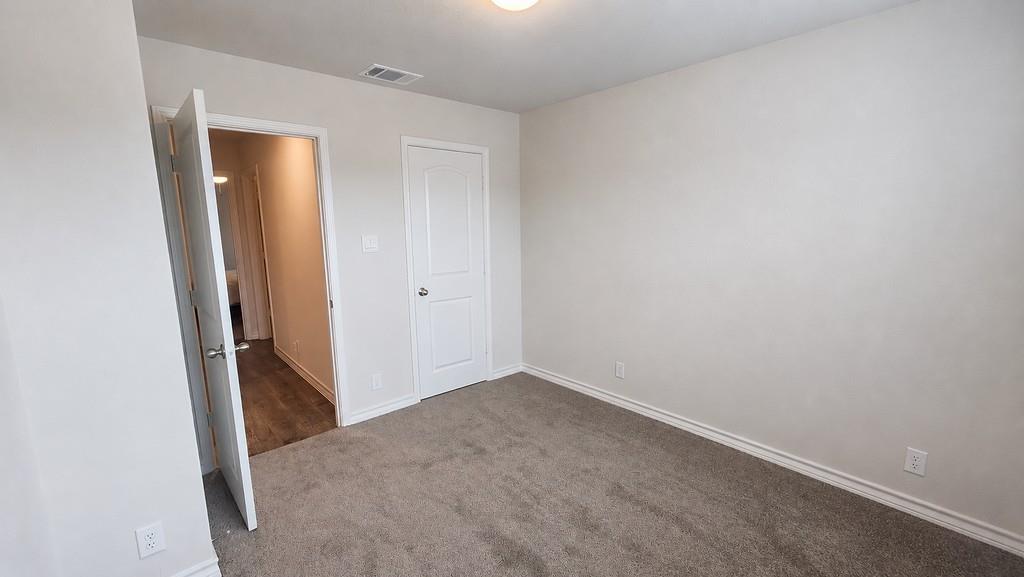 905 Rolling River Cv Property Photo 16