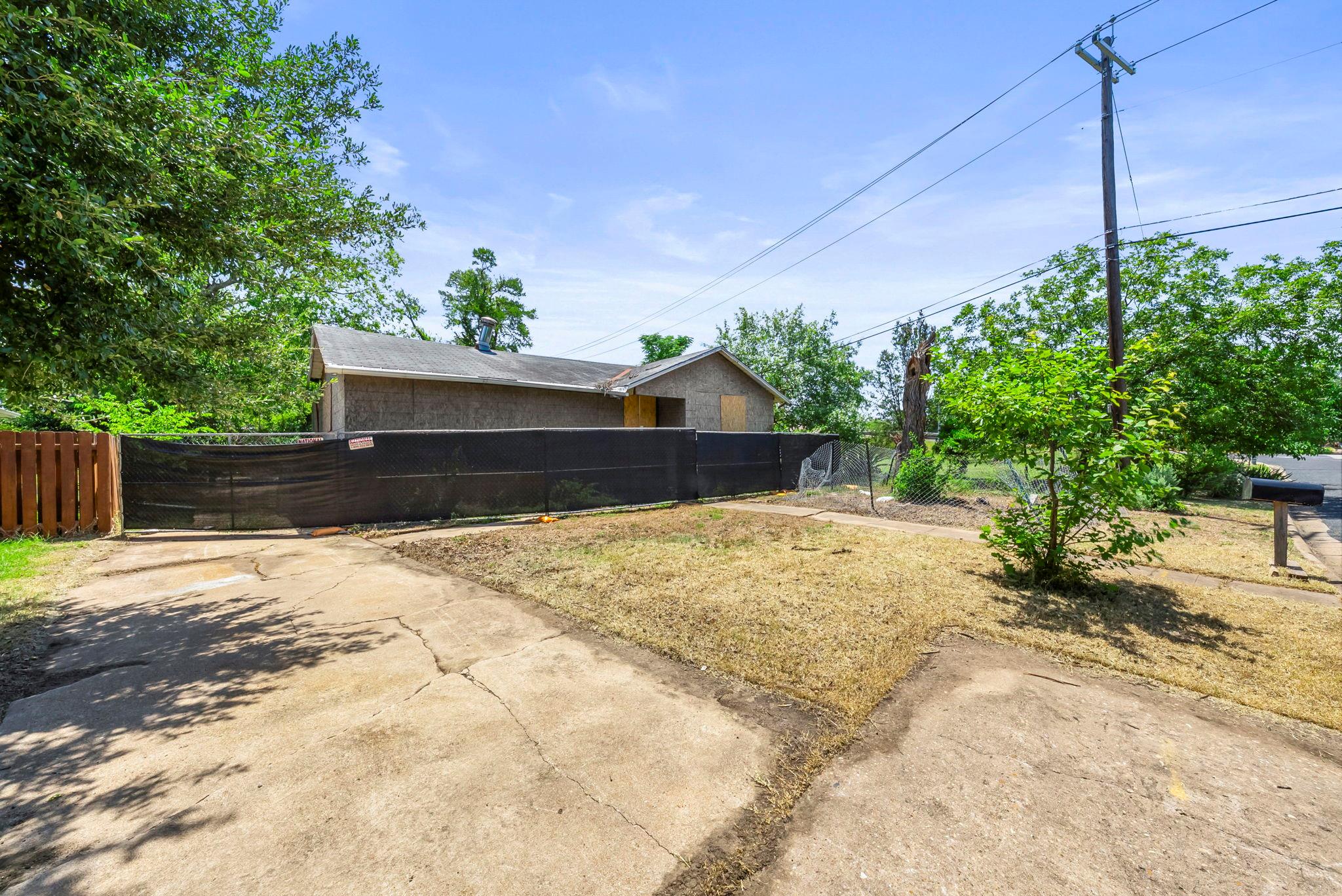 5103 Valley Oak Dr Property Photo 5