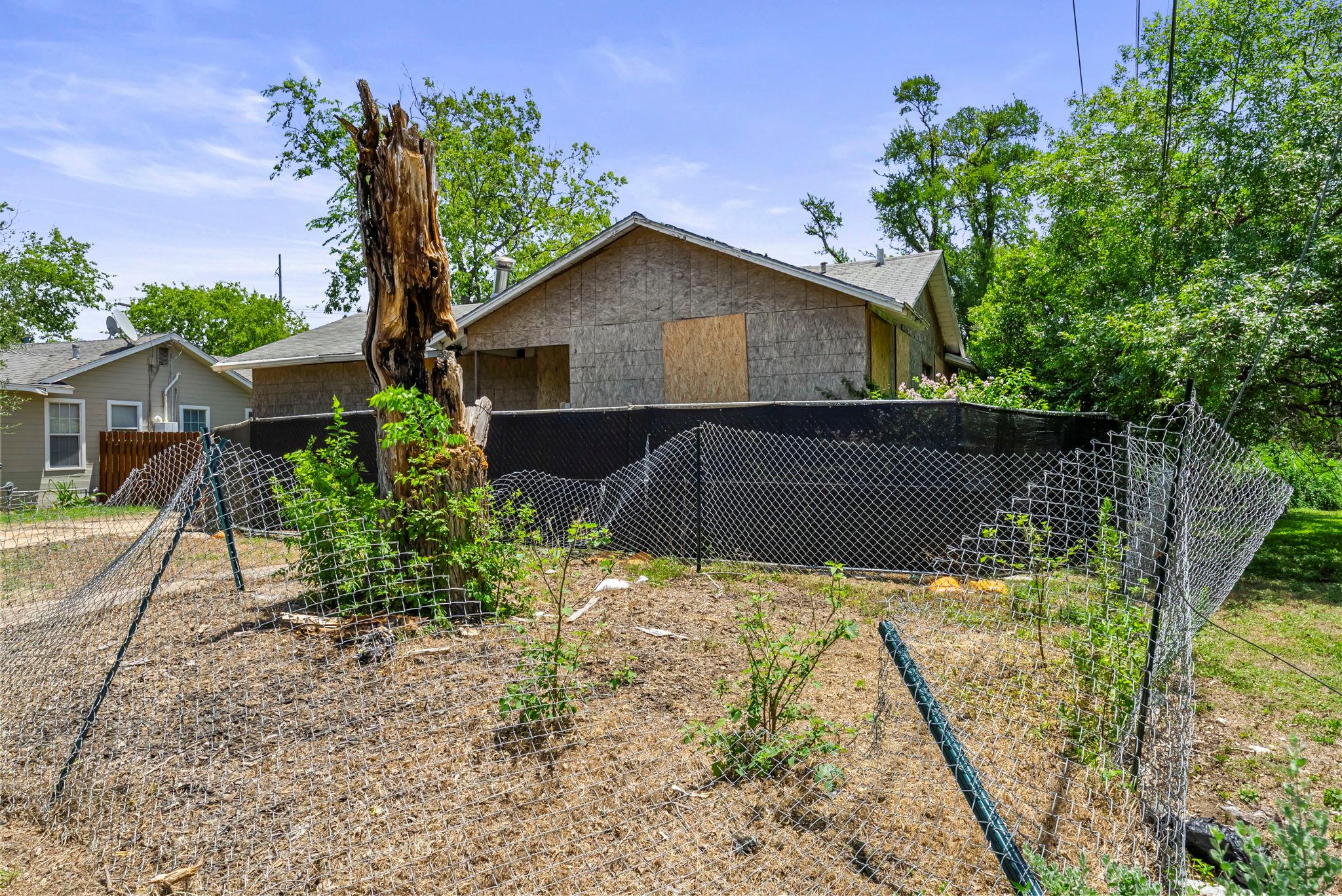 5103 Valley Oak Dr Property Photo 7
