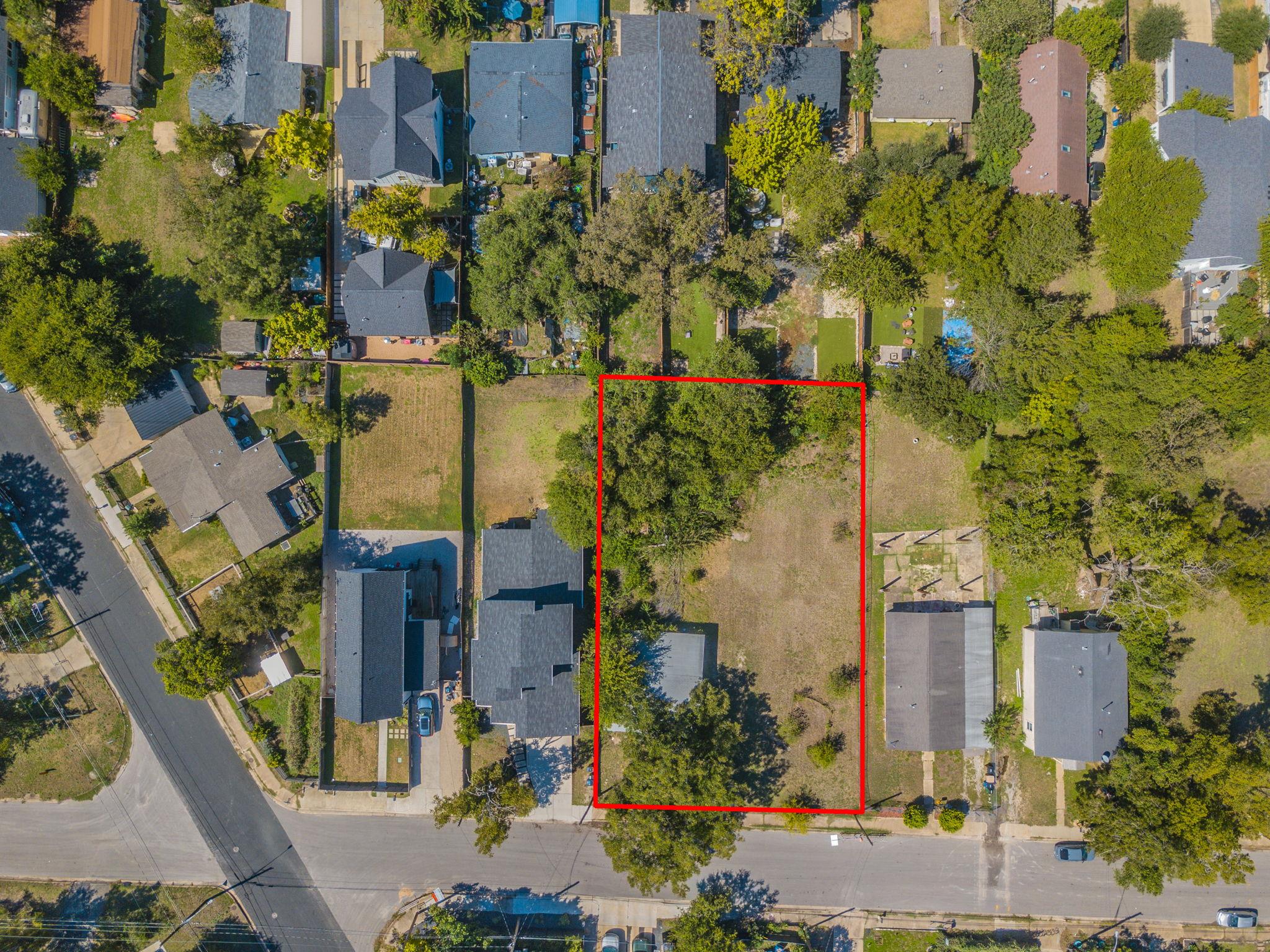 1006 Lott Ave Property Photo 2