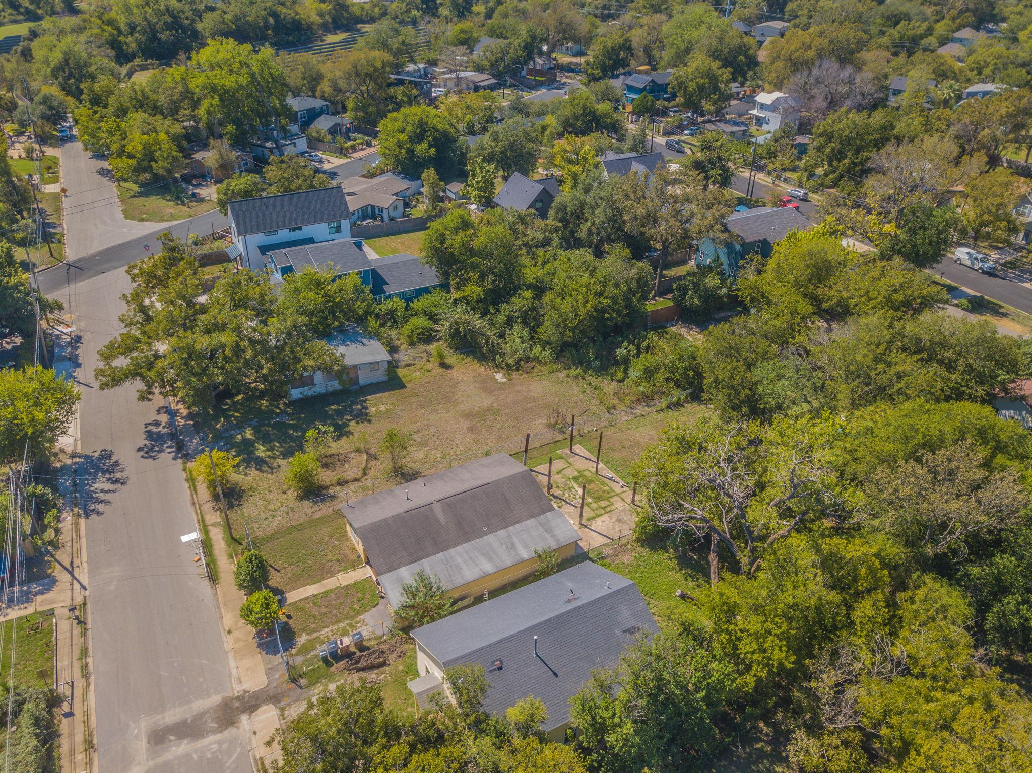 1006 Lott Ave Property Photo 6