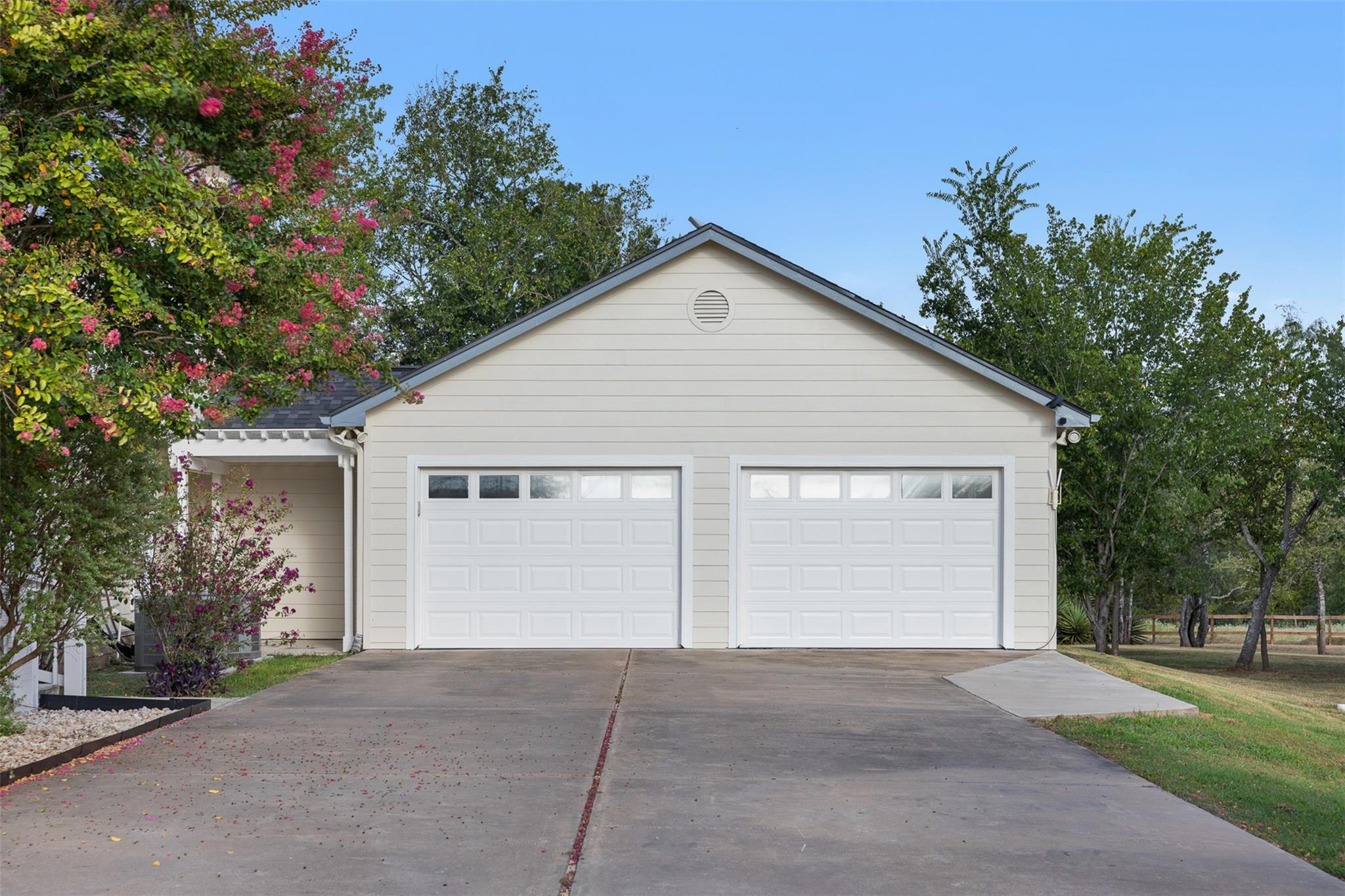 577 Herron Trl Property Photo 3