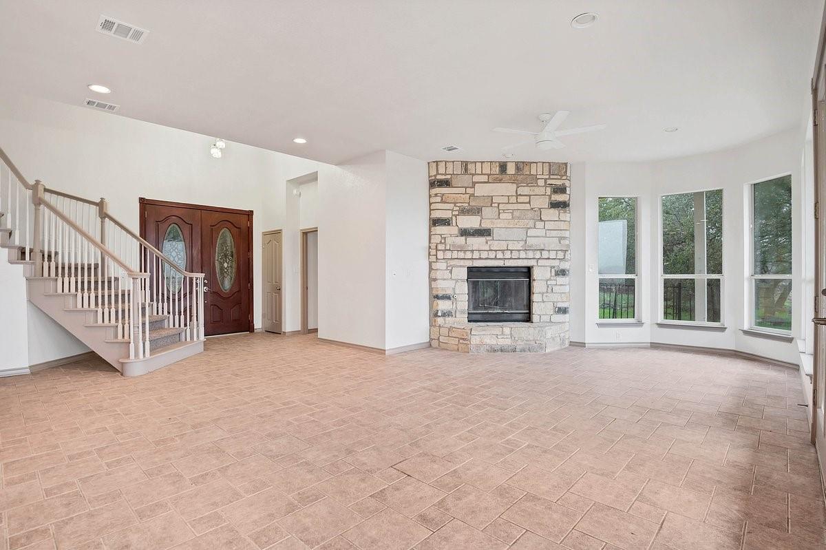 4303 Bob Wire Rd Property Photo 4
