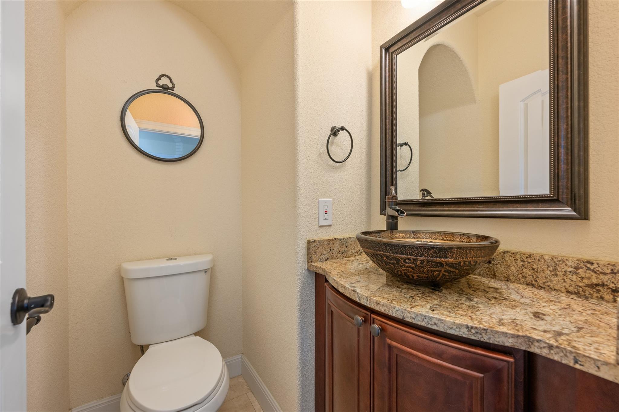 1304 Leona St Property Photo 17