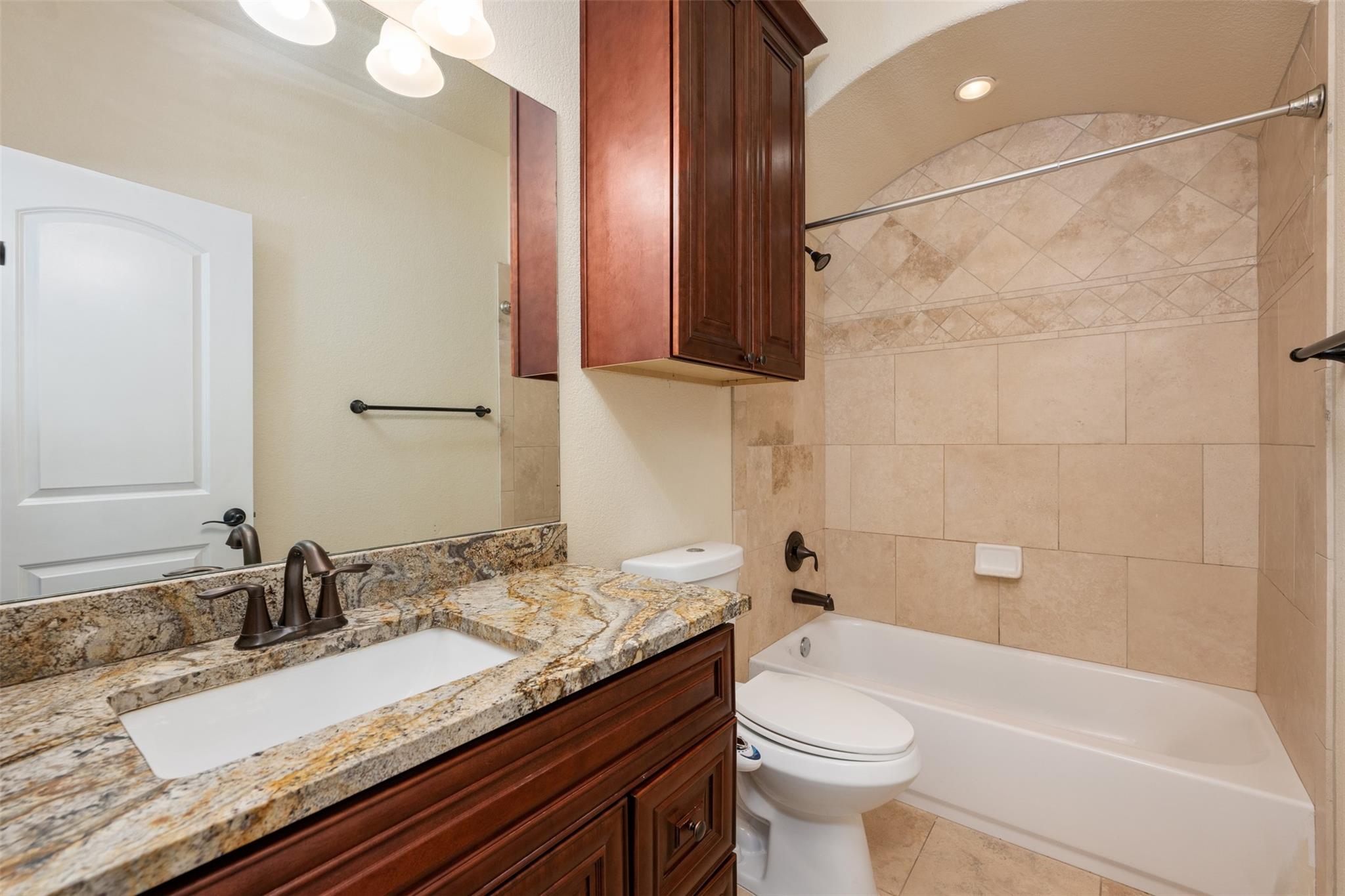 1304 Leona St Property Photo 24