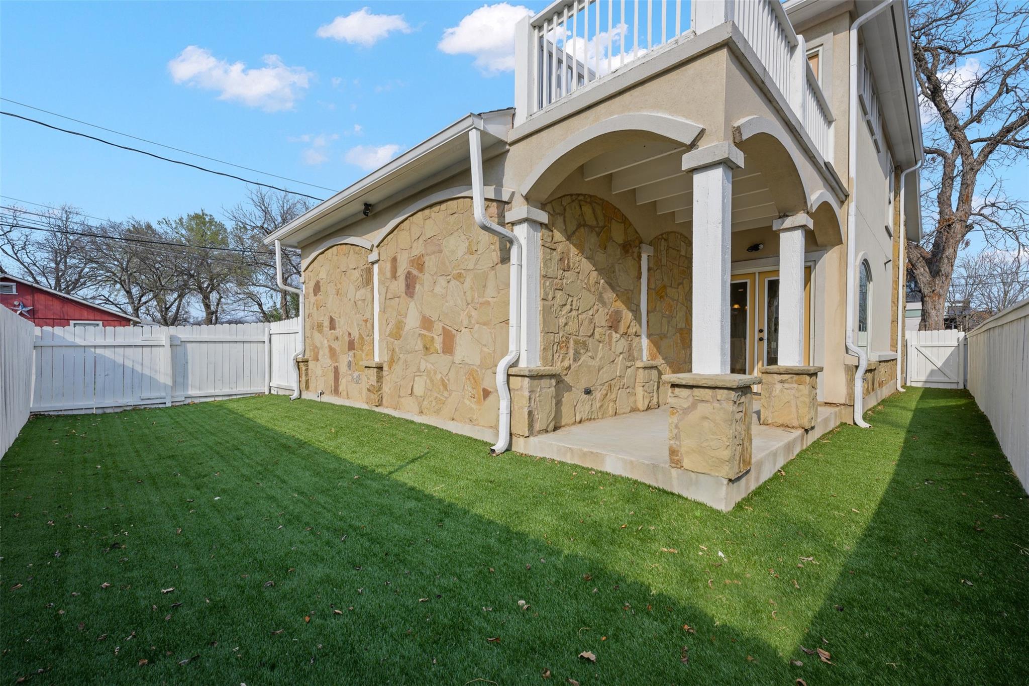 1304 Leona St Property Photo 26