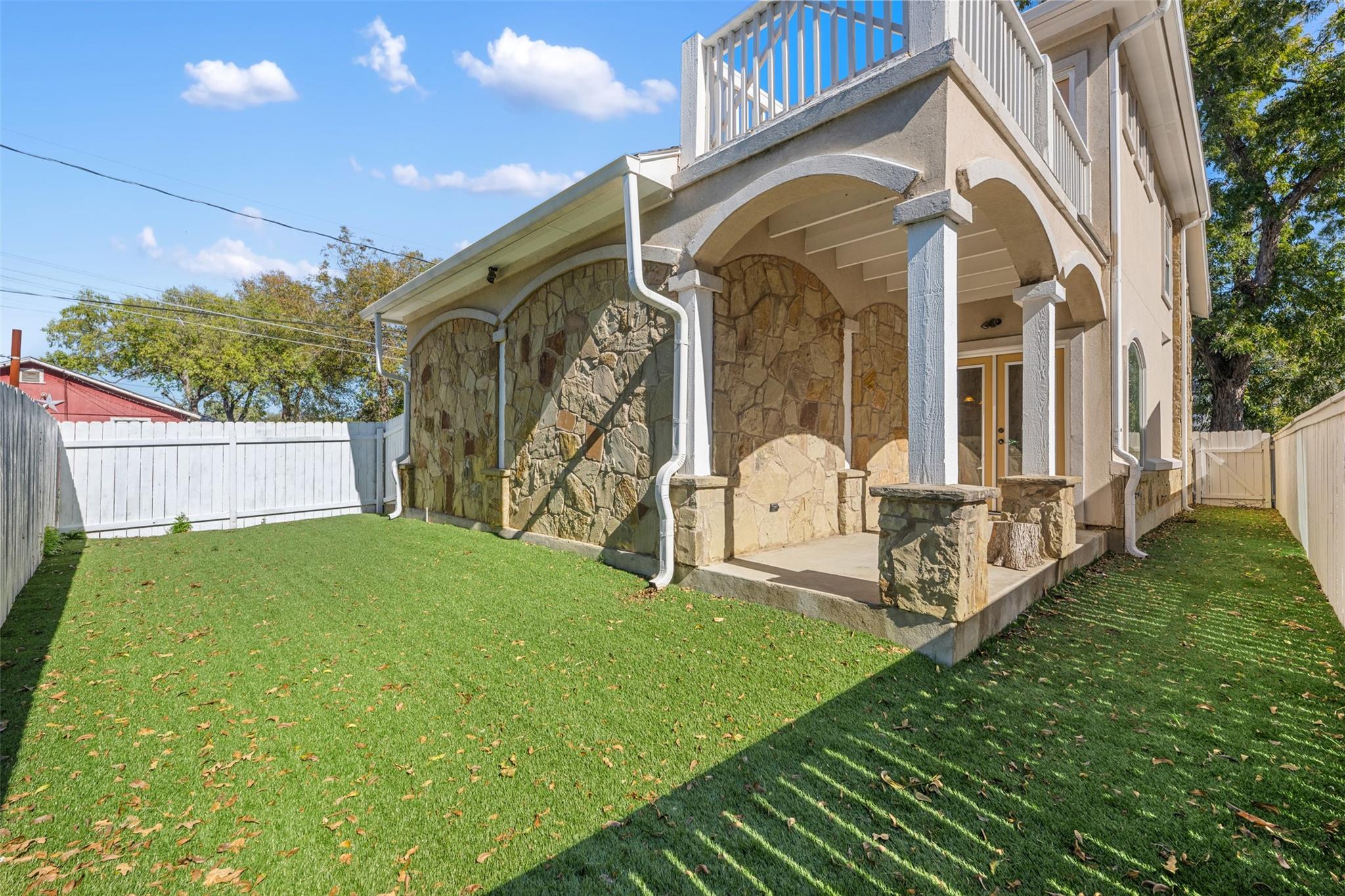 1304 Leona St Property Photo 28