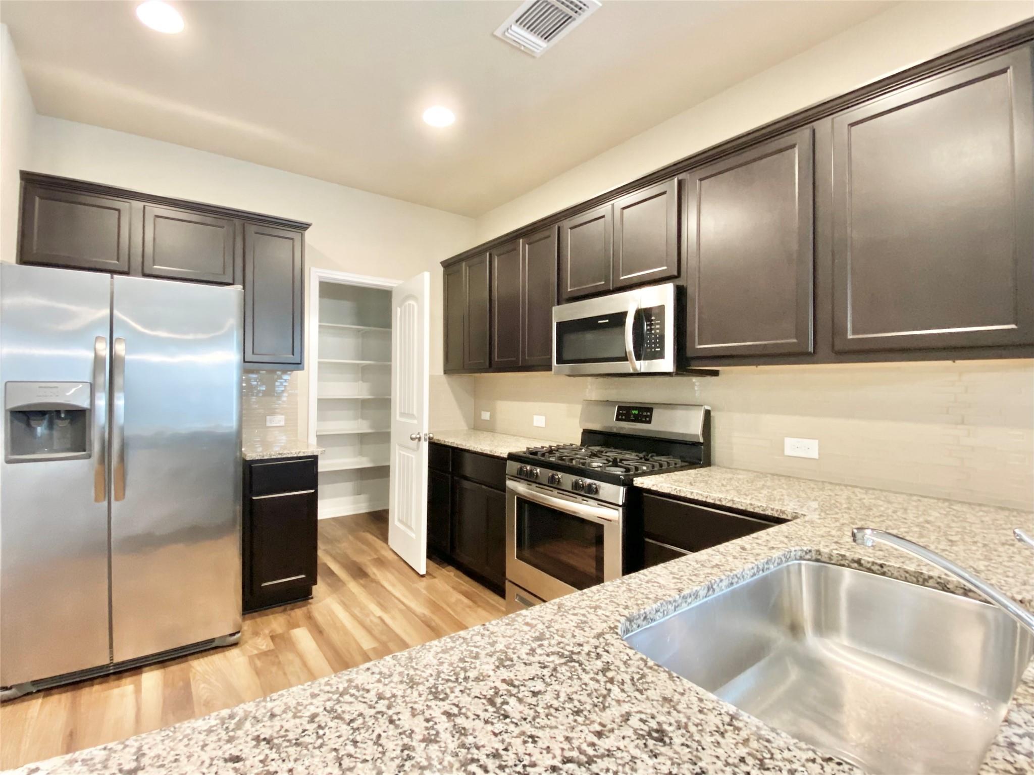2937 Bridekirk Dr Property Photo 4