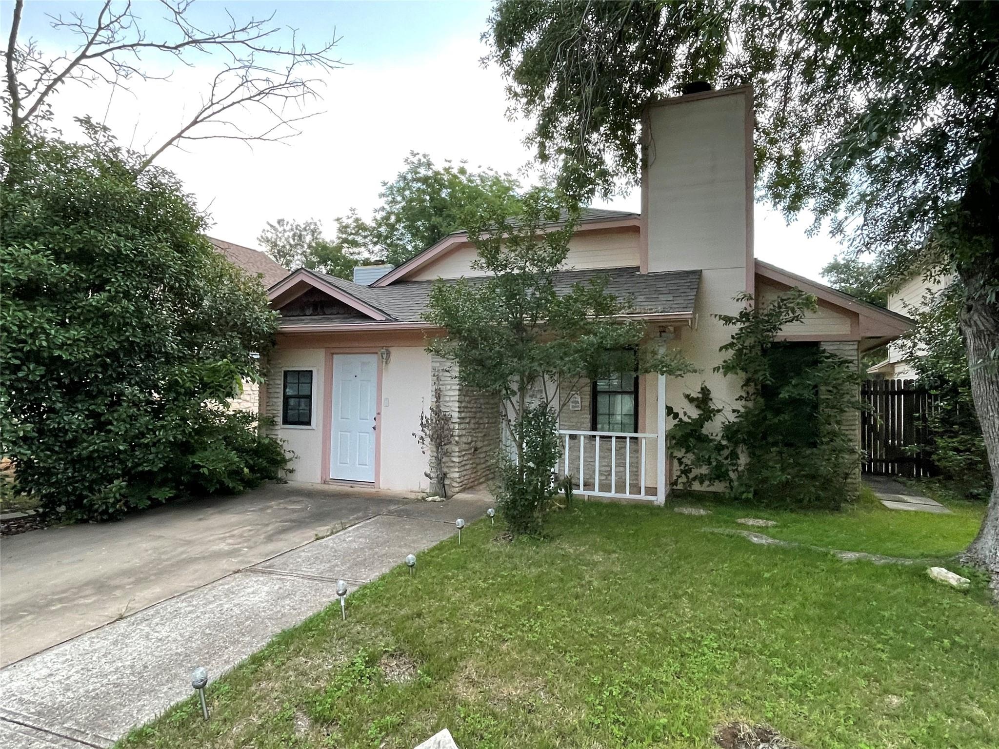 16821 Whitebrush Loop Property Photo 1
