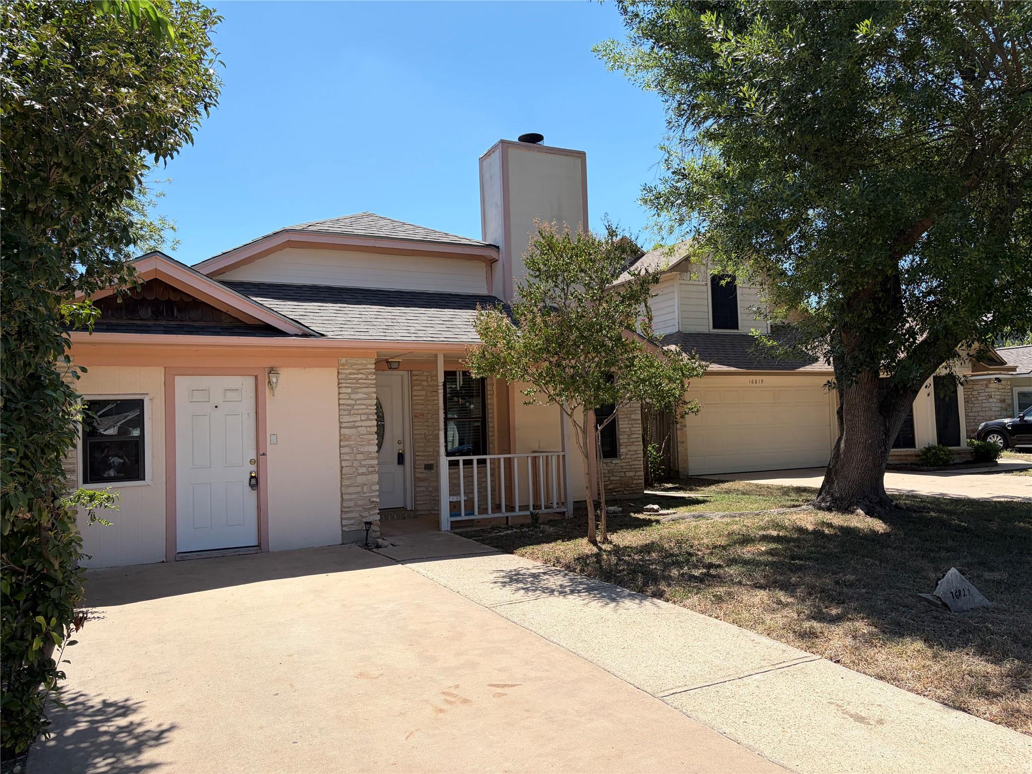 16821 Whitebrush Loop Property Photo 2