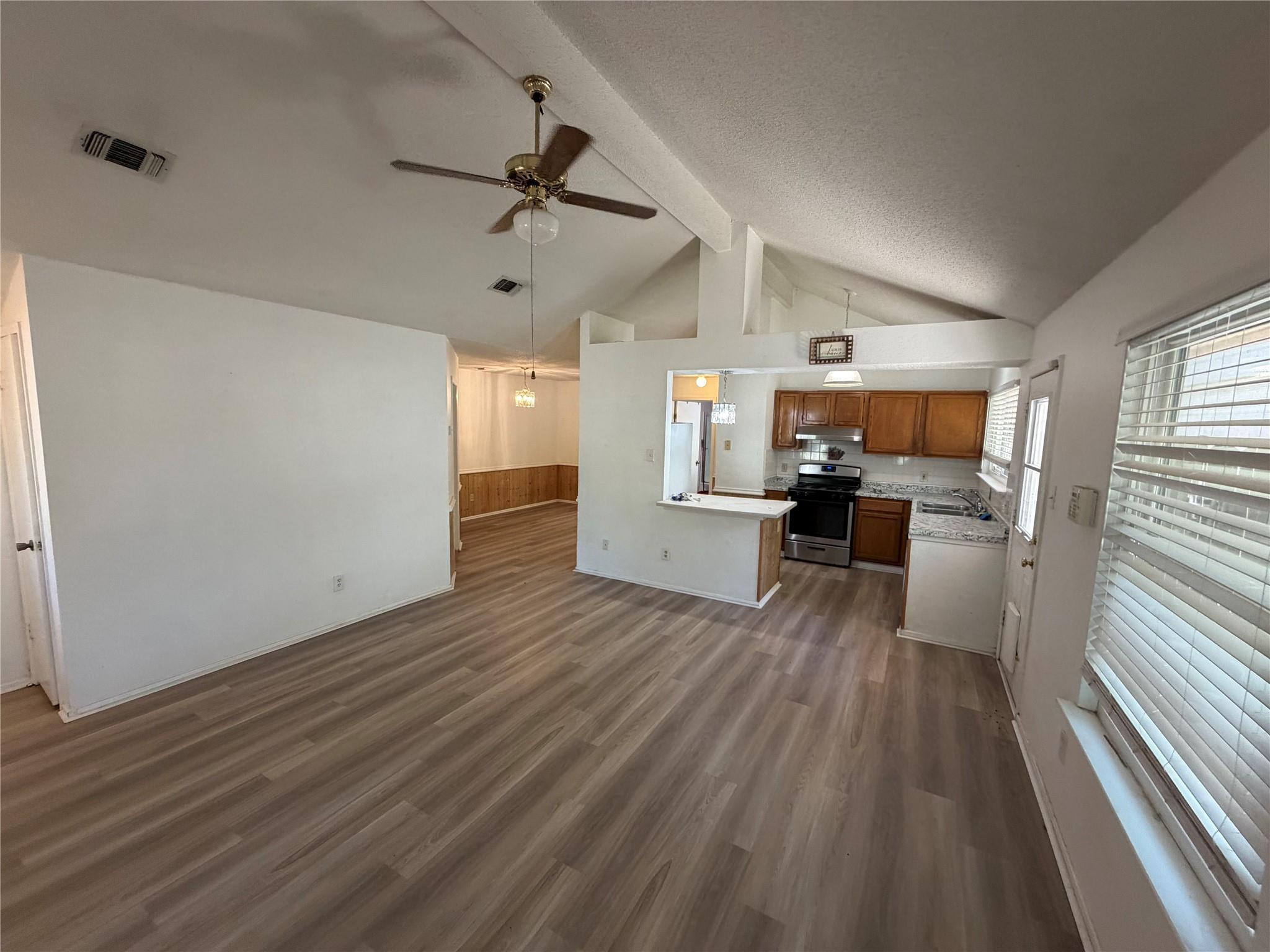 16821 Whitebrush Loop Property Photo 4