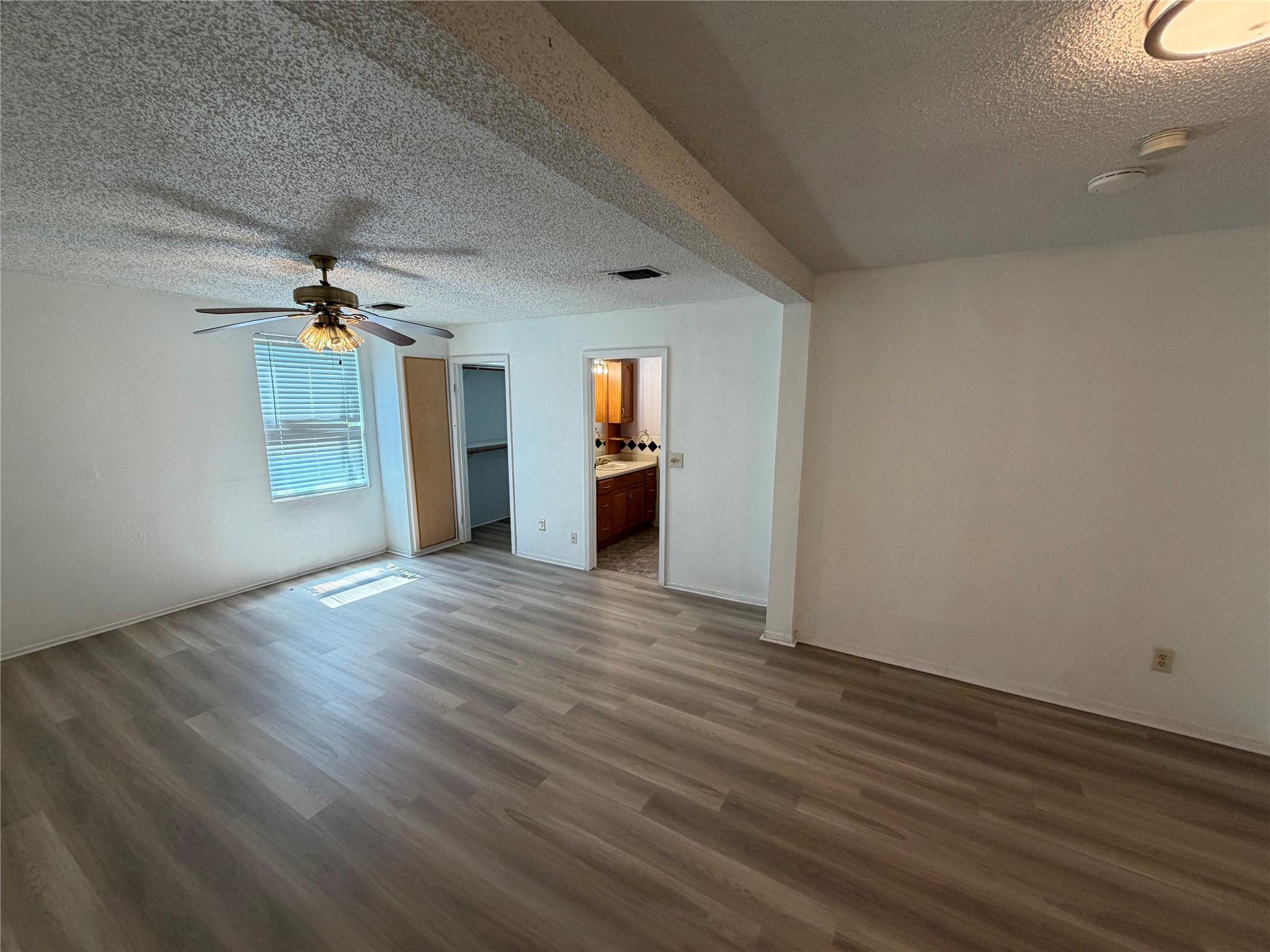 16821 Whitebrush Loop Property Photo 5
