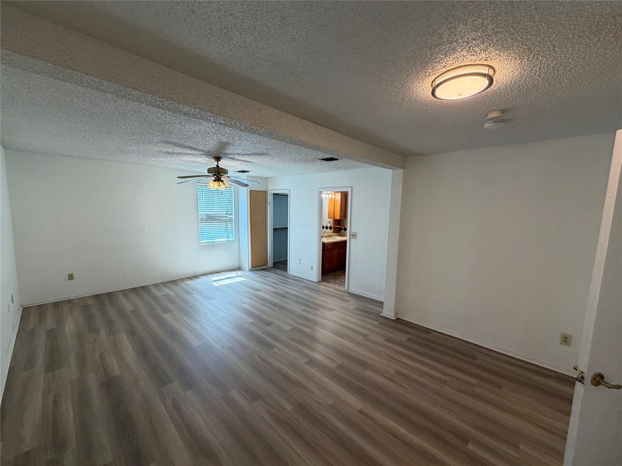 16821 Whitebrush Loop Property Photo 6