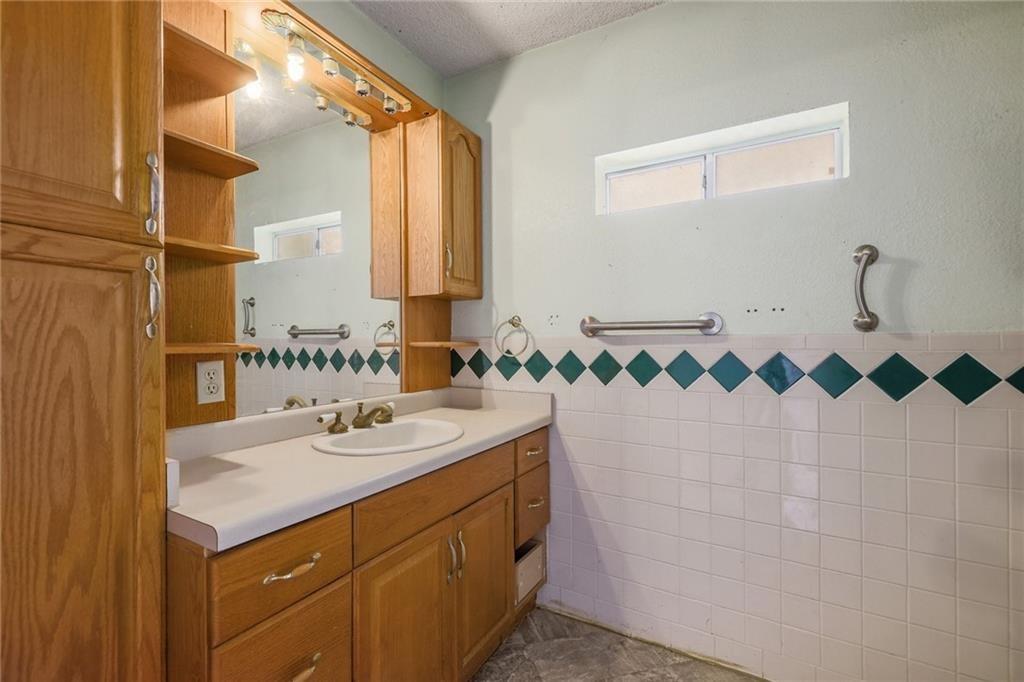 16821 Whitebrush Loop Property Photo 13