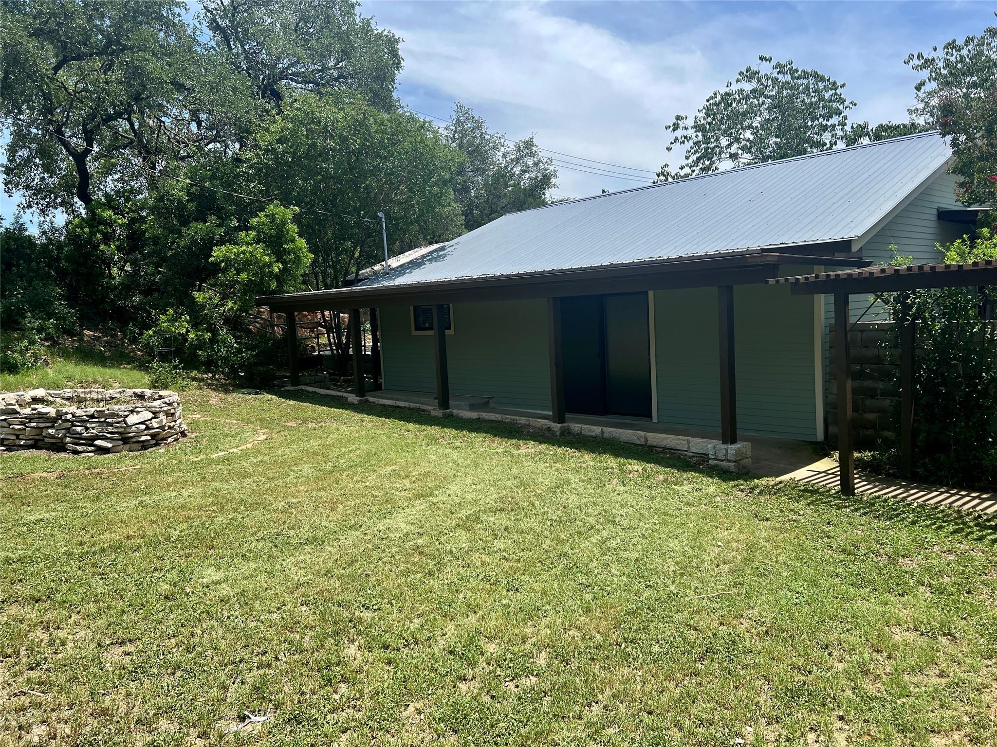 15303 TEXAS St Property Photo 1