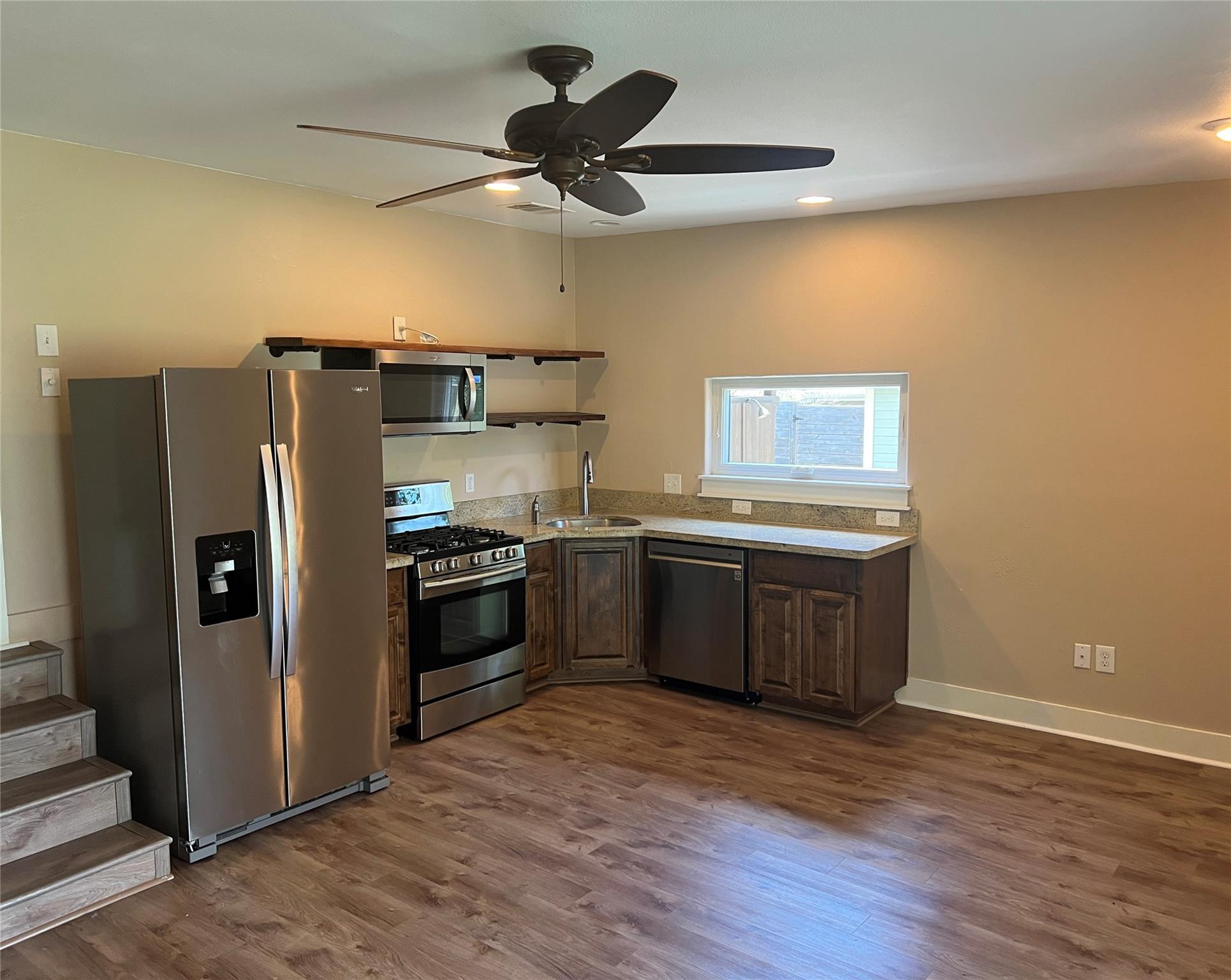 15303 Texas St Property Photo 5
