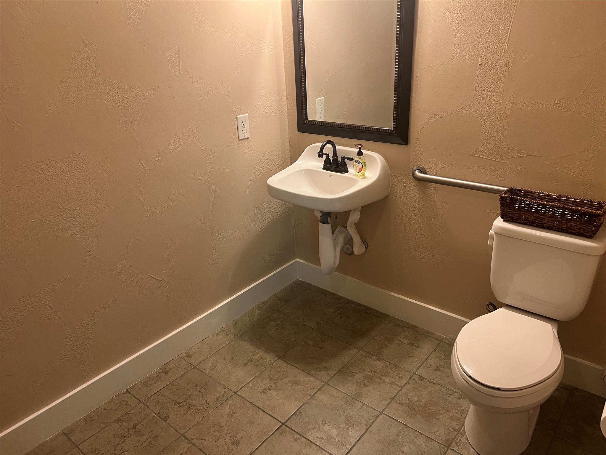 15303 Texas St Property Photo 10