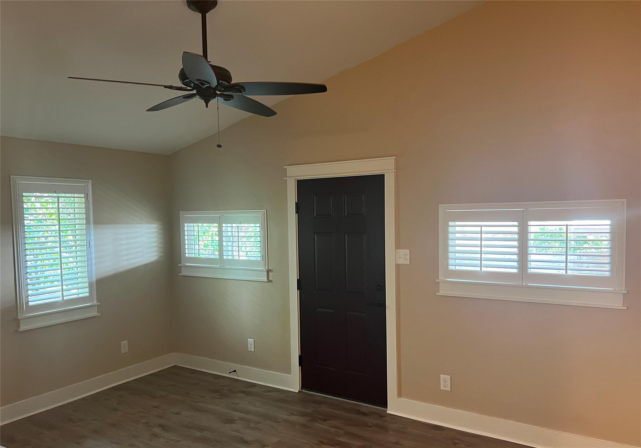 15303 Texas St Property Photo 11