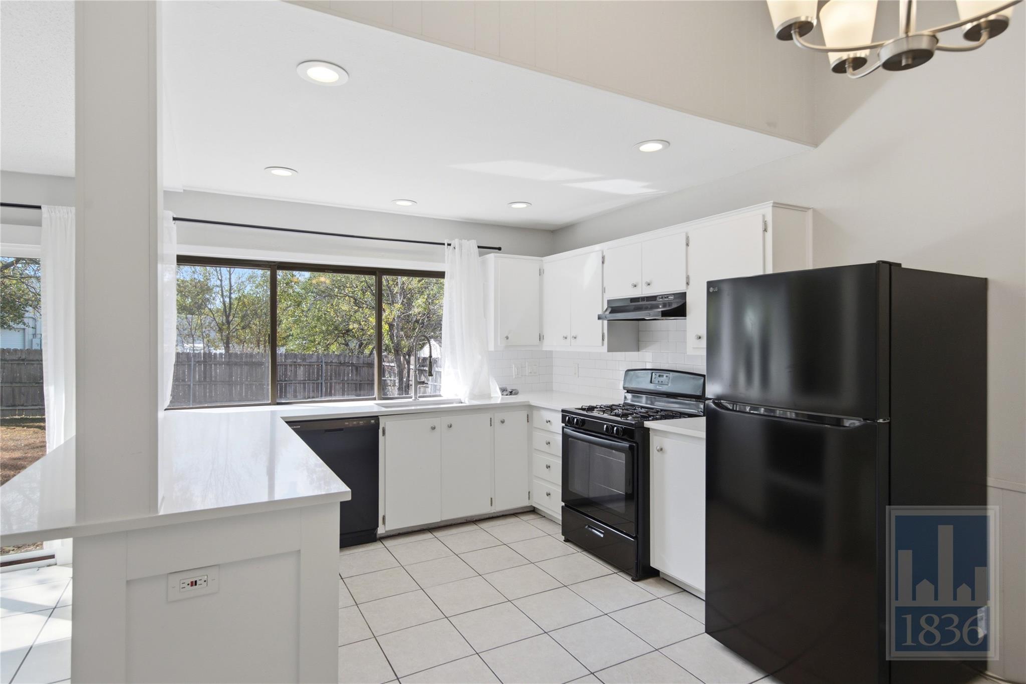 8912 Hunters Trce Property Photo 3