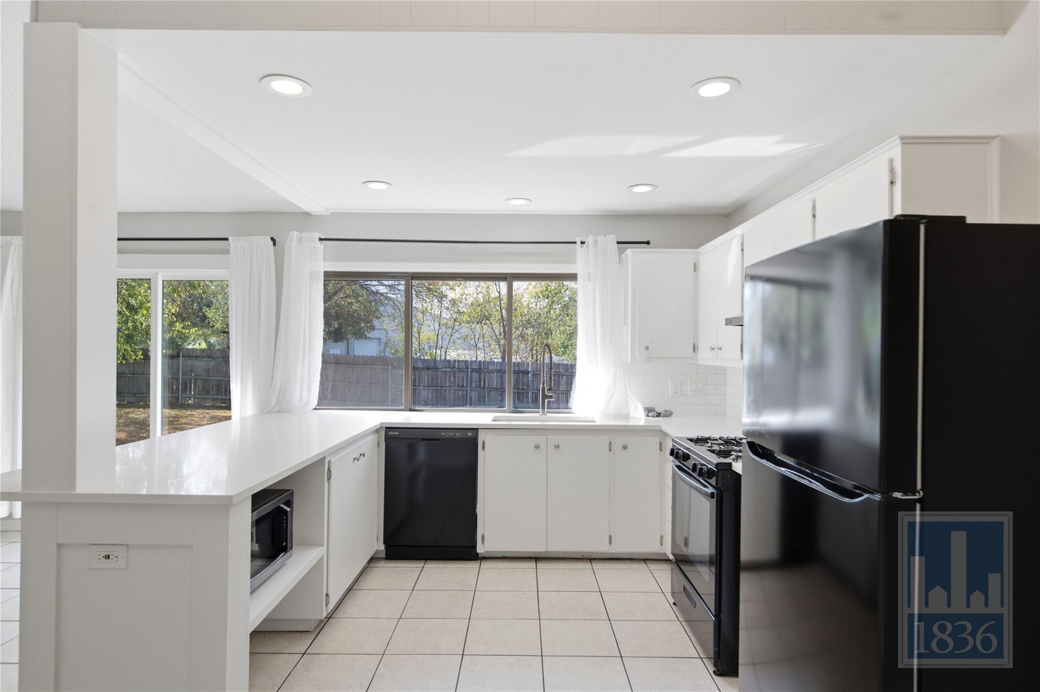 8912 Hunters Trce Property Photo 4