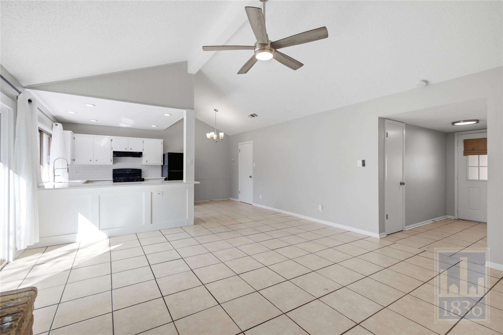 8912 Hunters Trce Property Photo 7