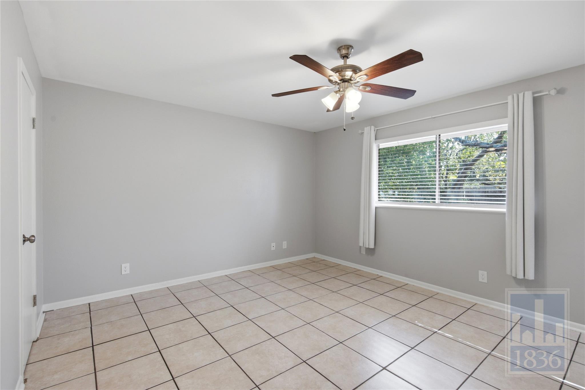 8912 Hunters Trce Property Photo 9