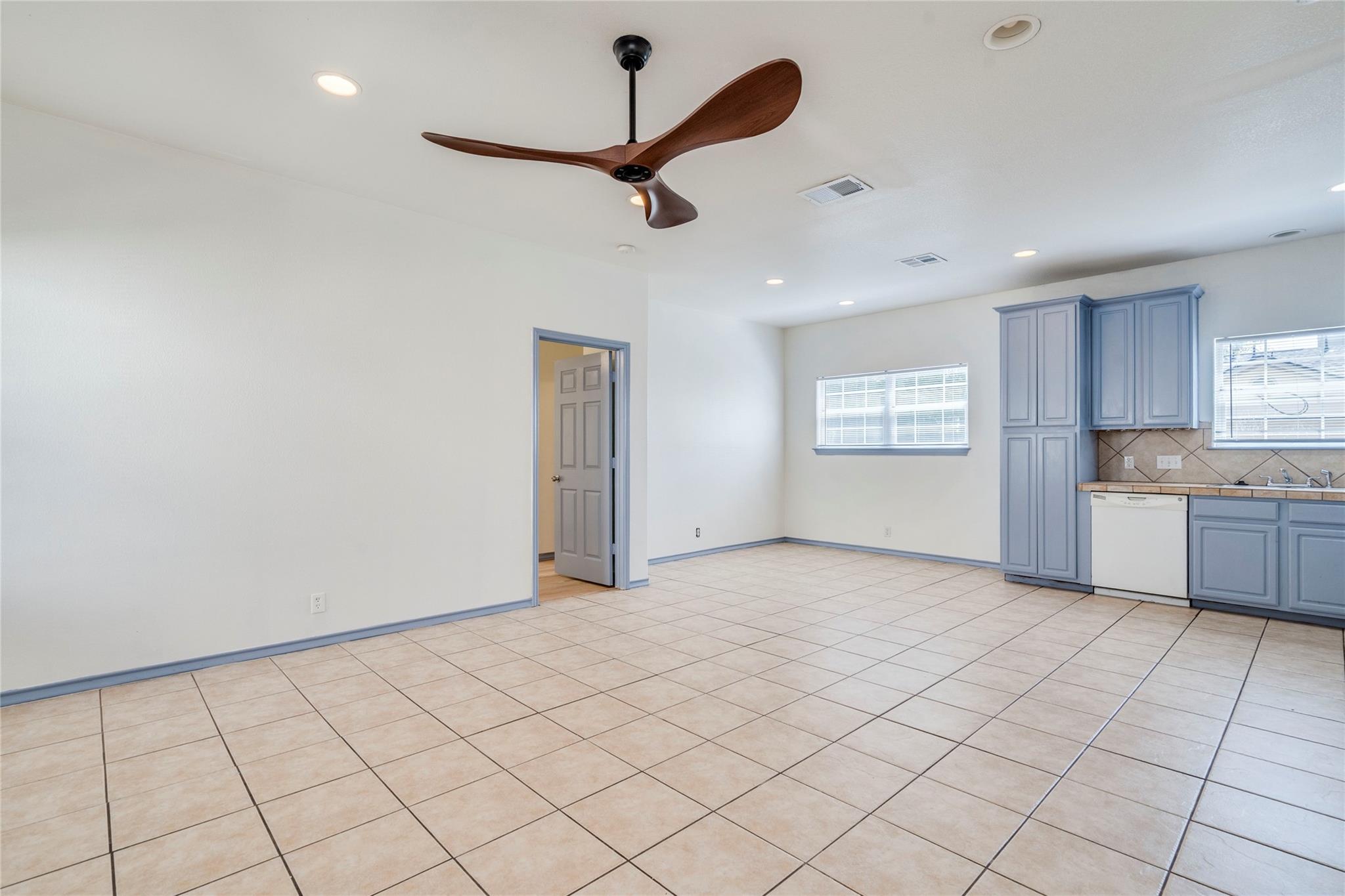 5503 Duval St #b Property Photo 2