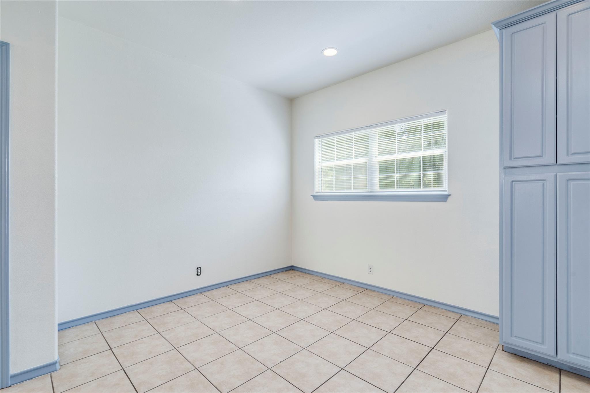 5503 Duval St #b Property Photo 6