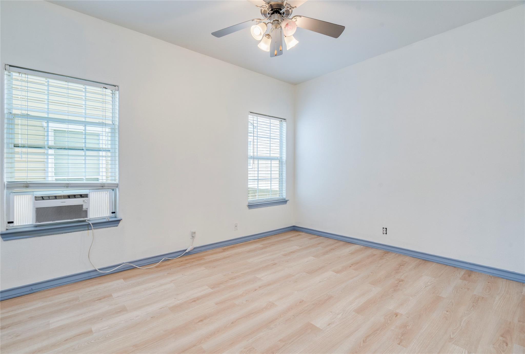 5503 Duval St #b Property Photo 7