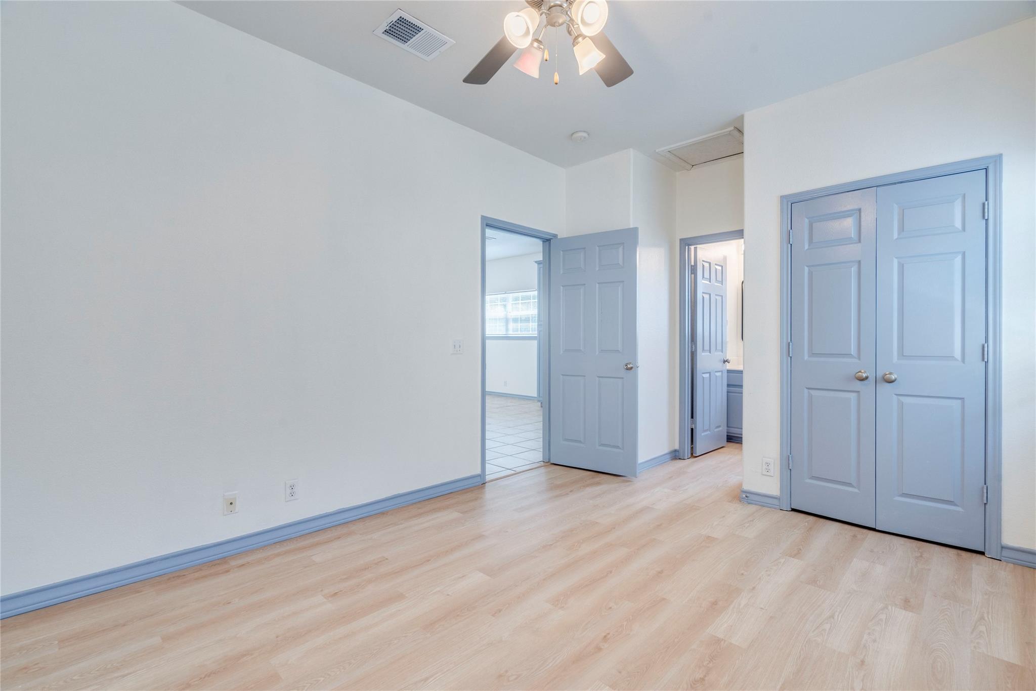 5503 Duval St #b Property Photo 8