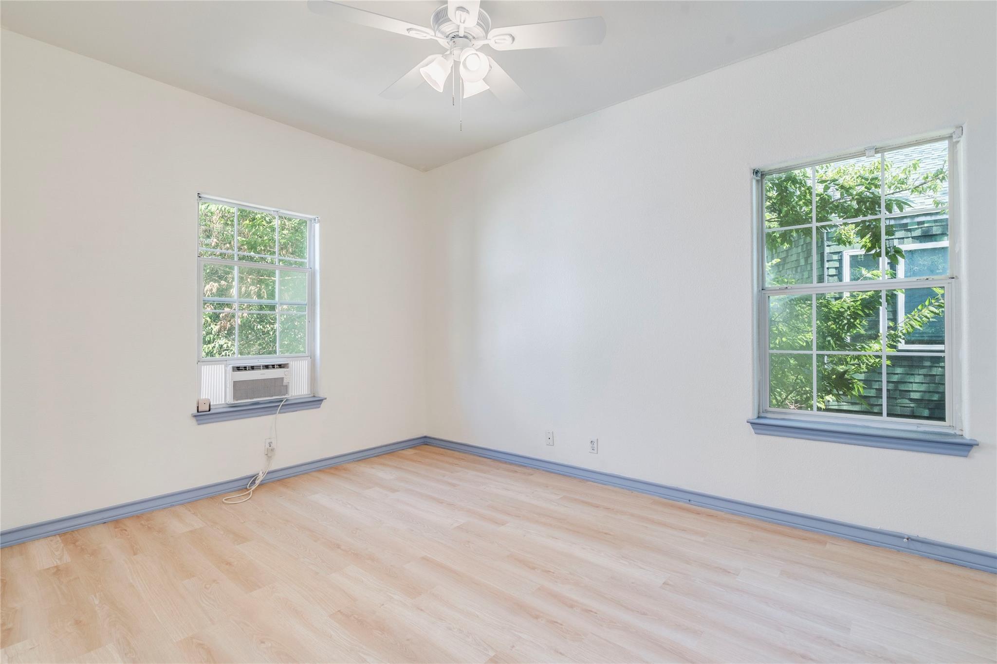 5503 Duval St #b Property Photo 10