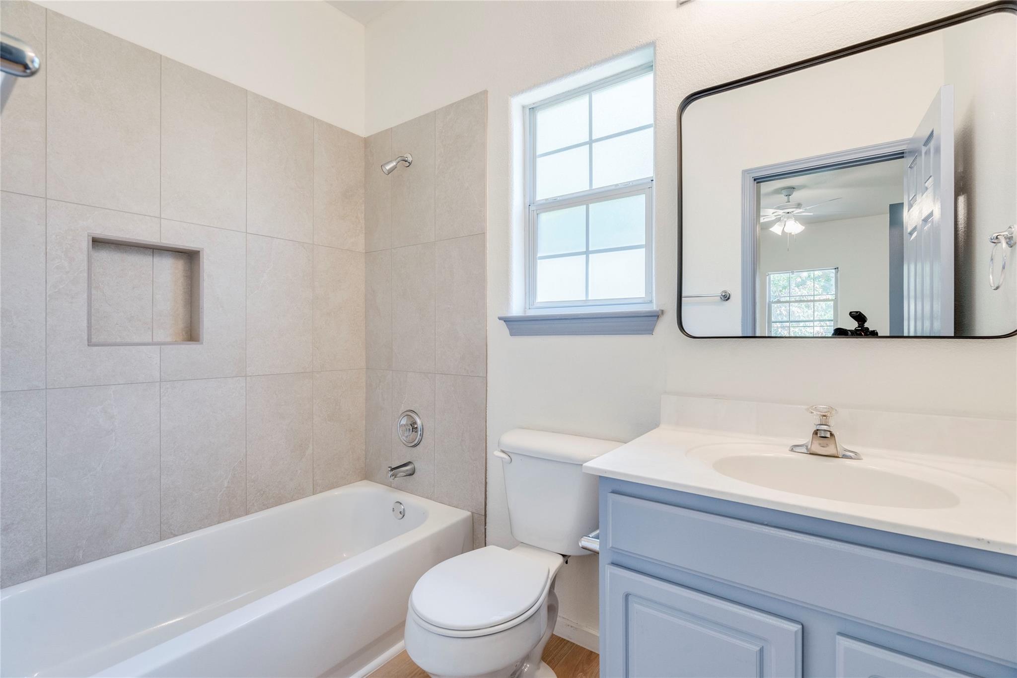5503 Duval St #b Property Photo 12