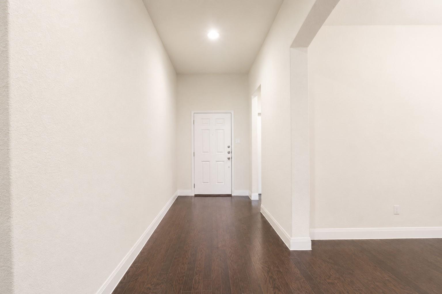 7501 Lombardy Loop Property Photo 4