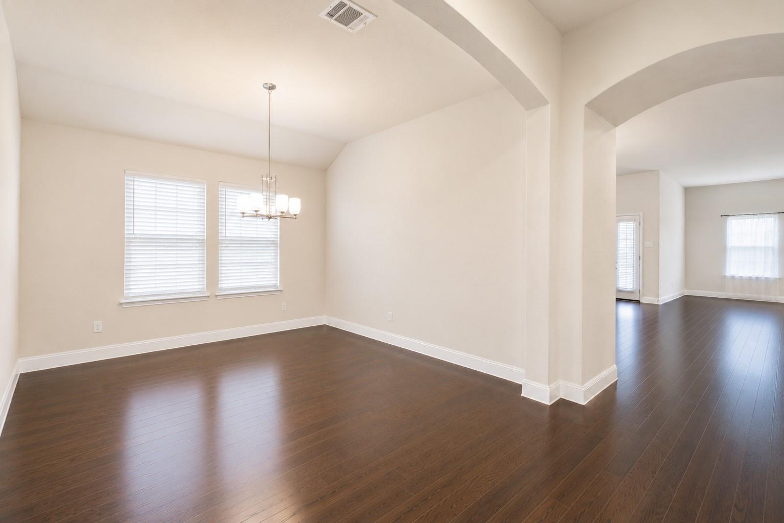7501 Lombardy Loop Property Photo 6
