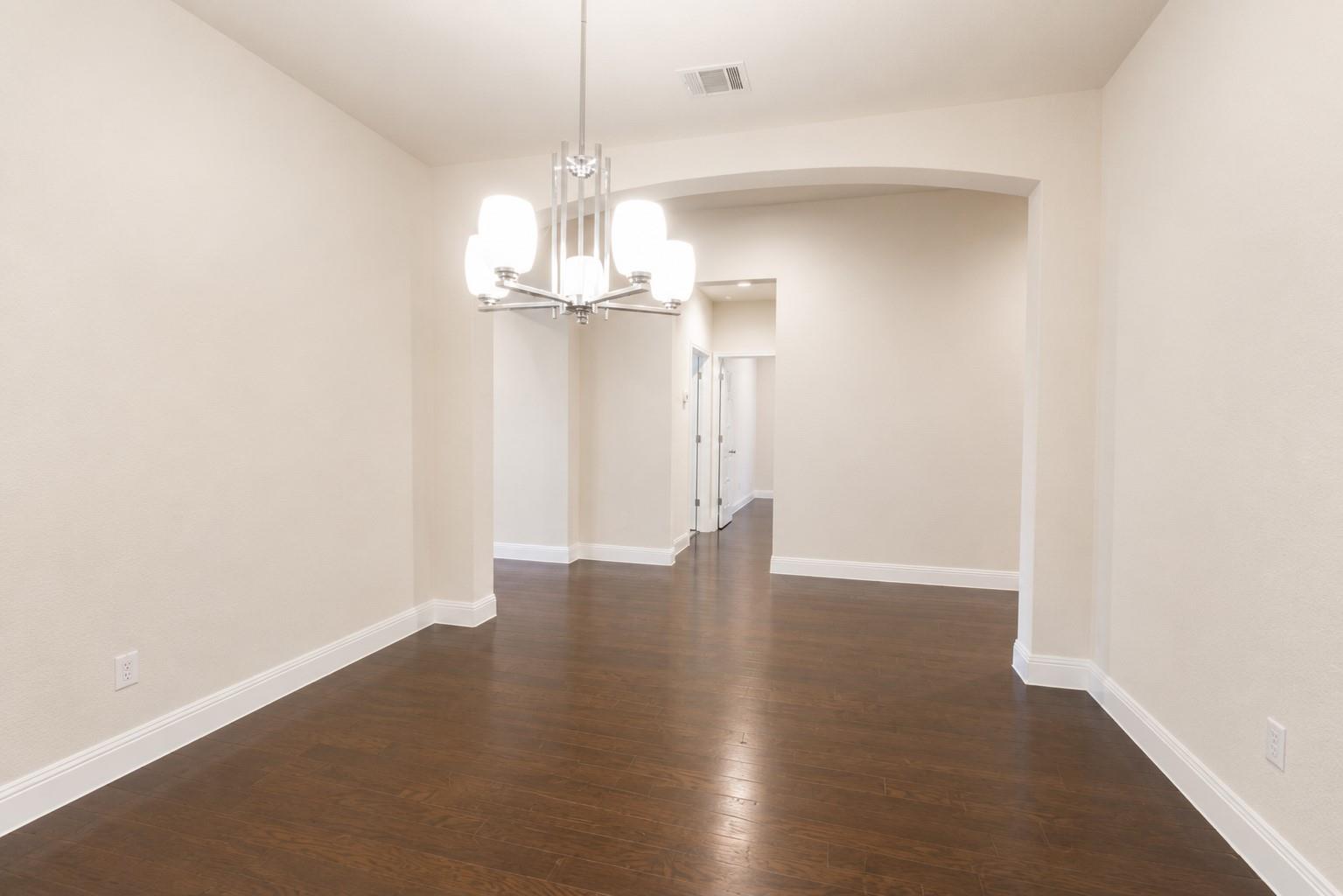 7501 Lombardy Loop Property Photo 7