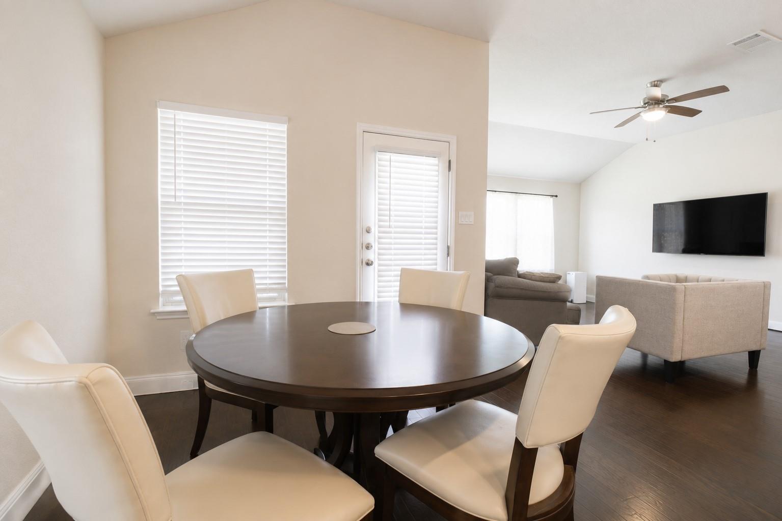 7501 Lombardy Loop Property Photo 11