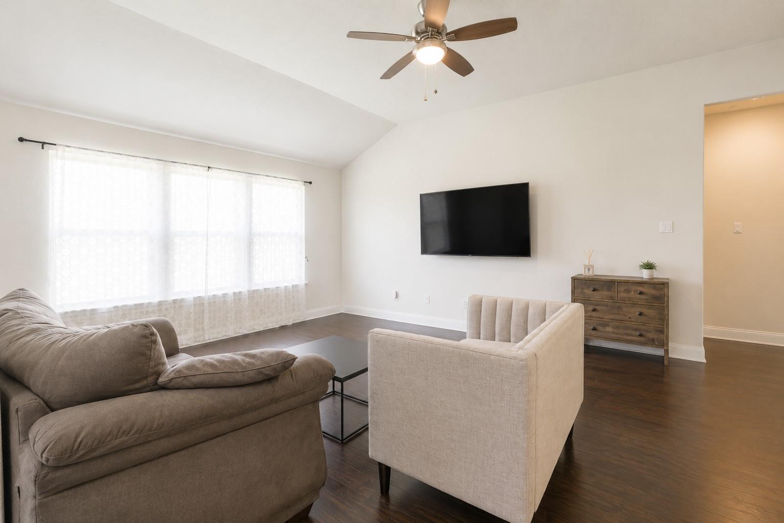 7501 Lombardy Loop Property Photo 14
