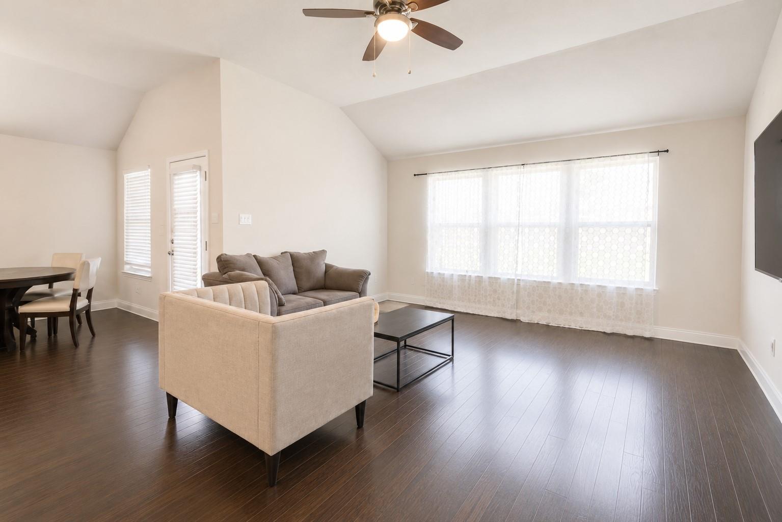 7501 Lombardy Loop Property Photo 15