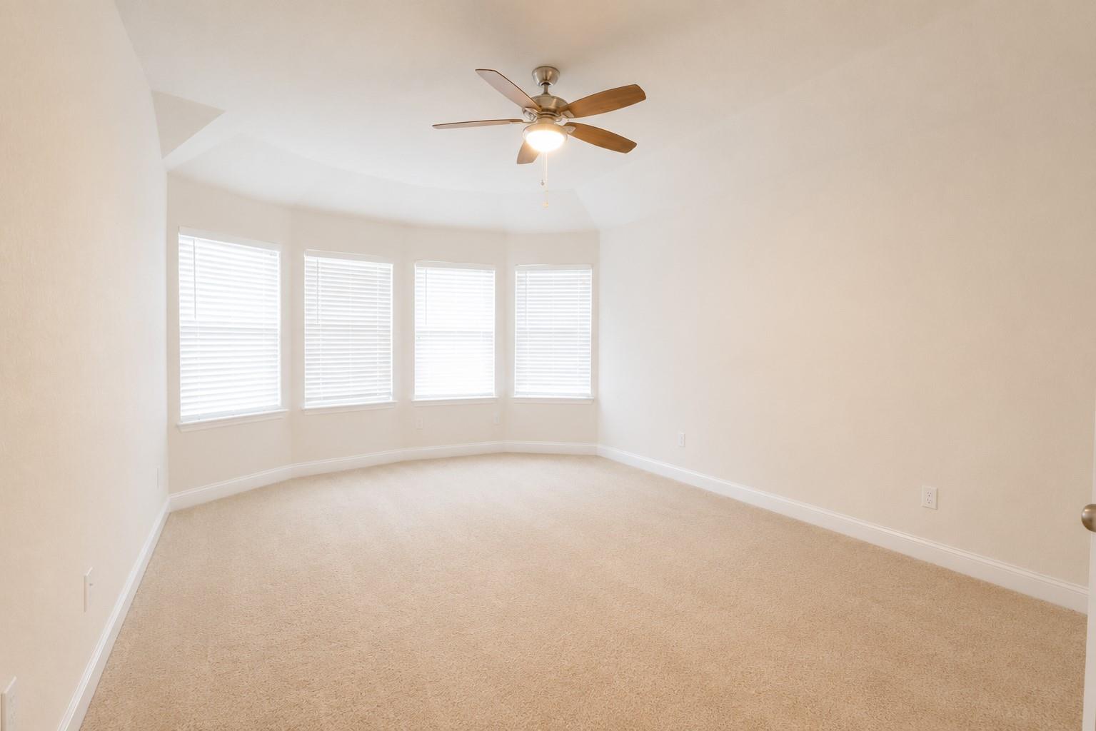 7501 Lombardy Loop Property Photo 17