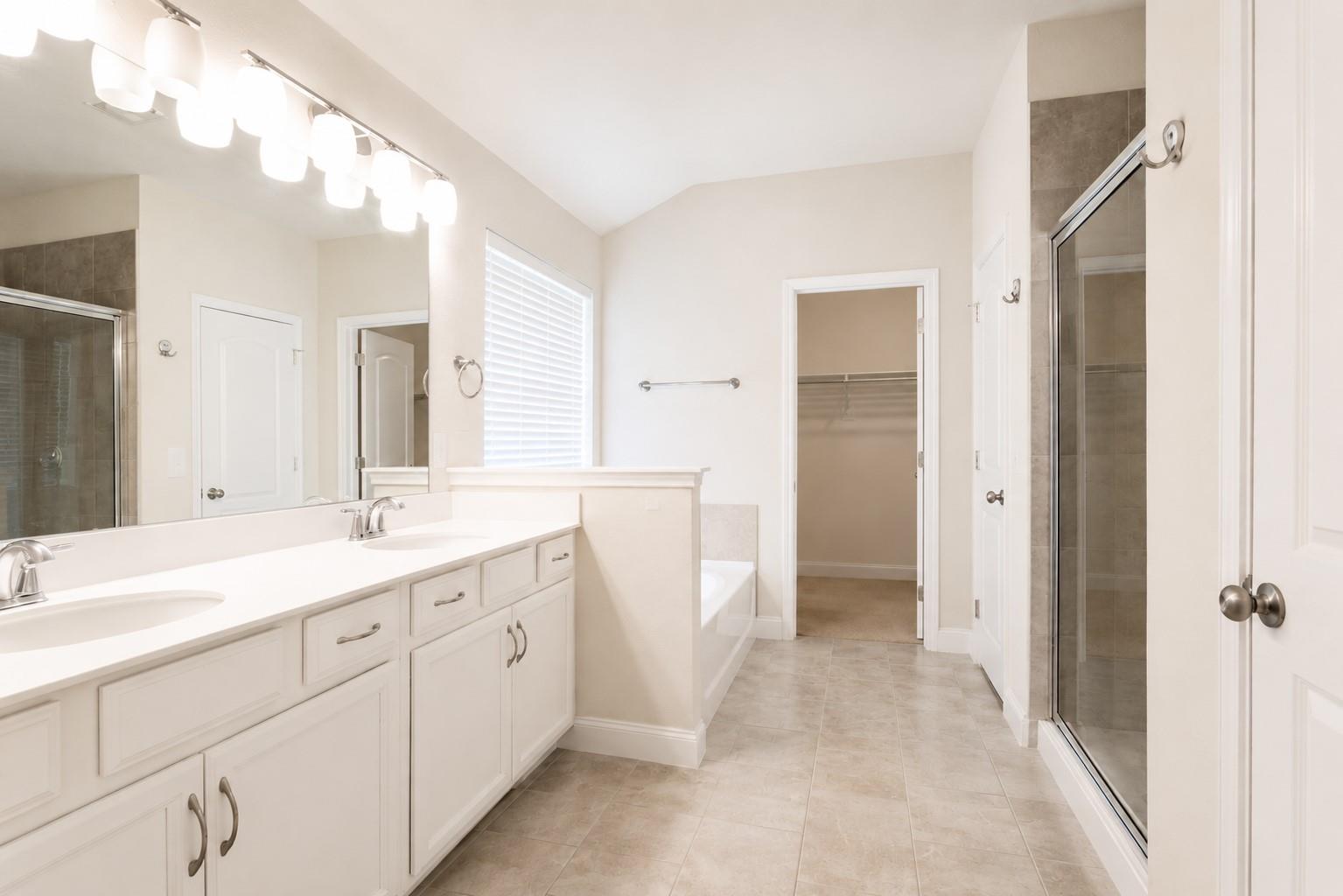 7501 Lombardy Loop Property Photo 20