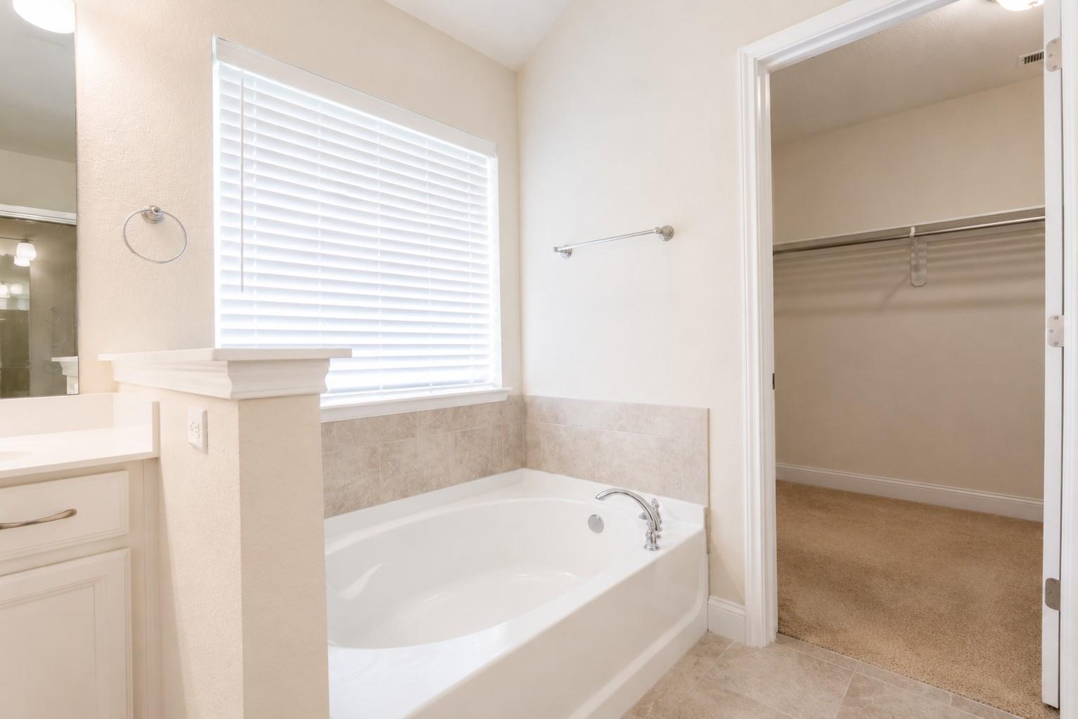 7501 Lombardy Loop Property Photo 21