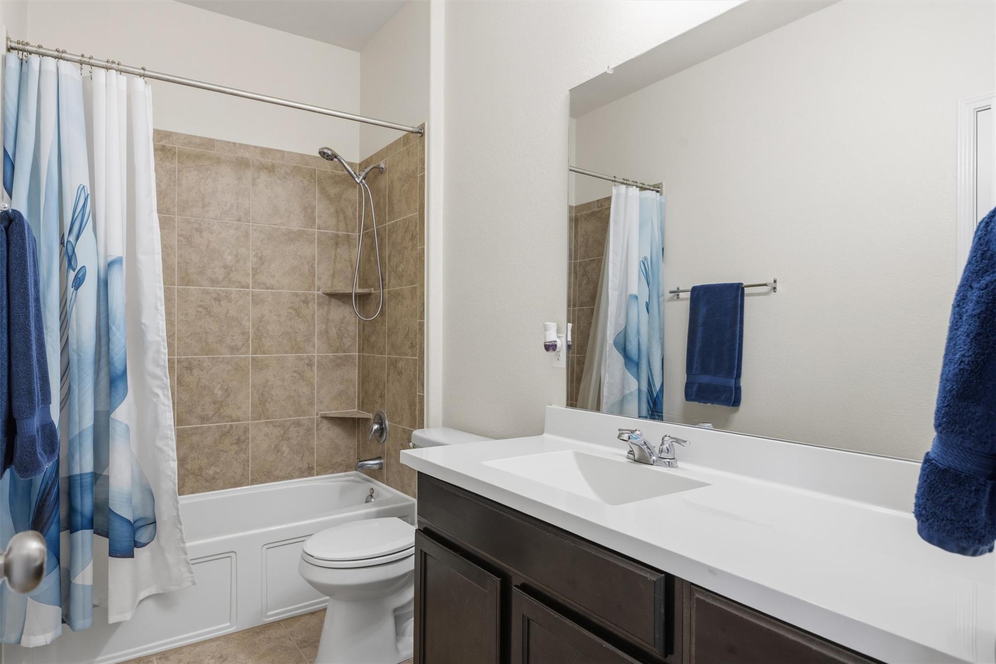 400 Circle Way Property Photo 14