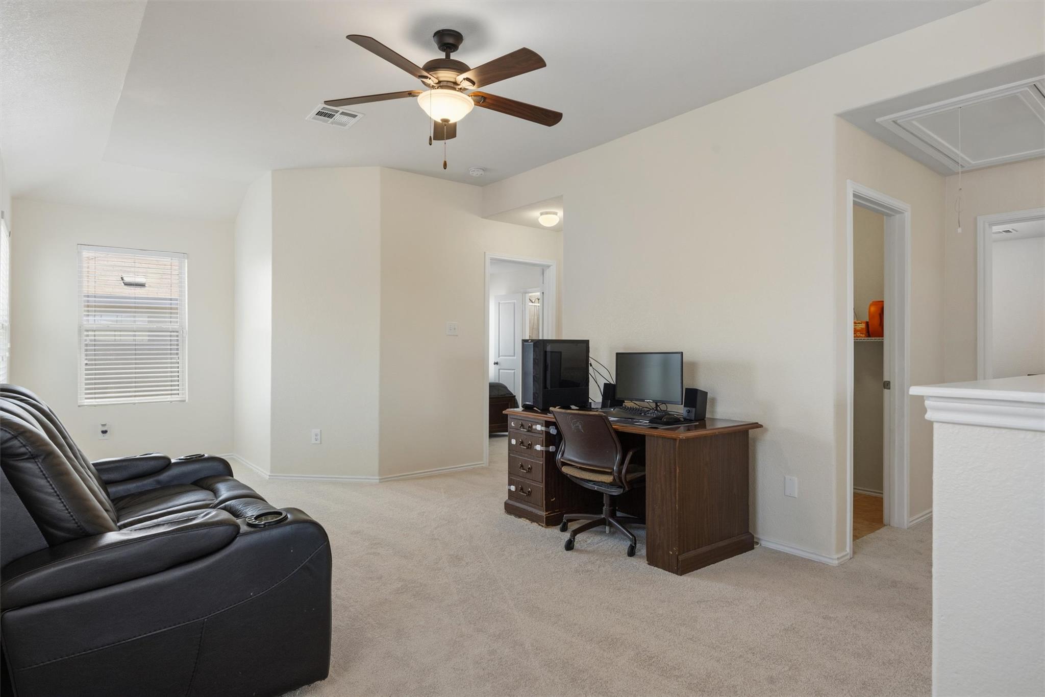 400 Circle Way Property Photo 18