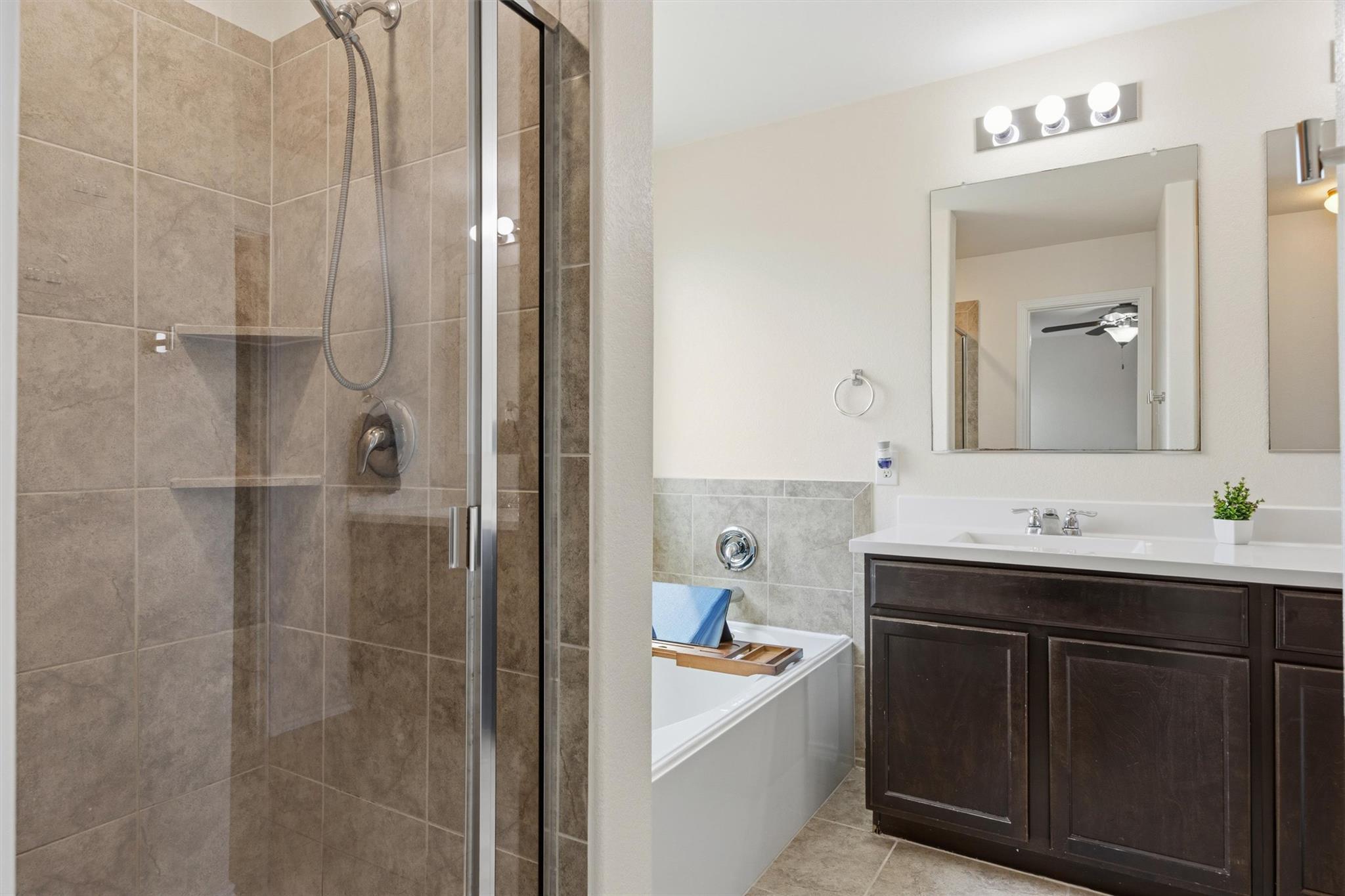 400 Circle Way Property Photo 22