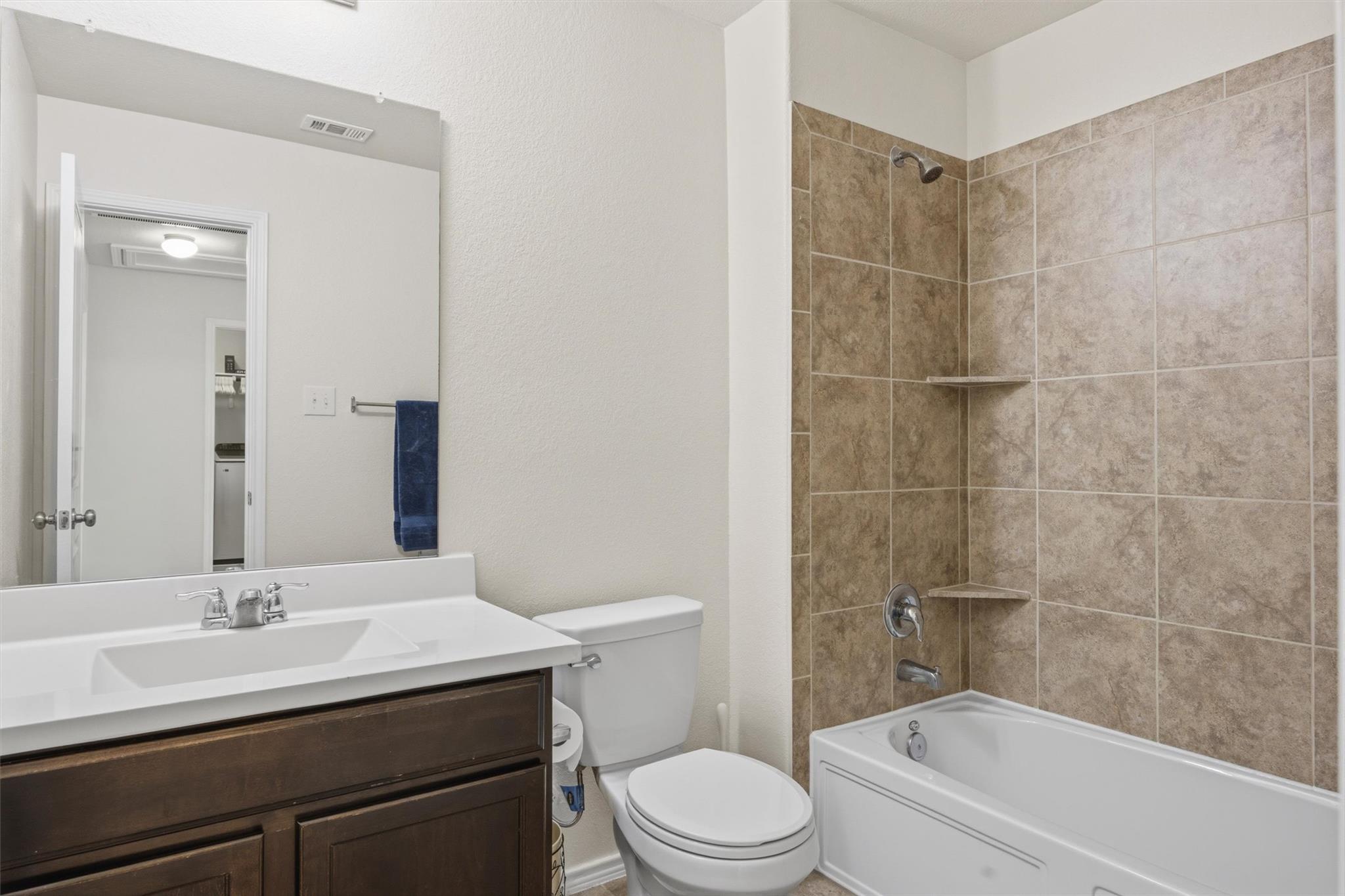 400 Circle Way Property Photo 29