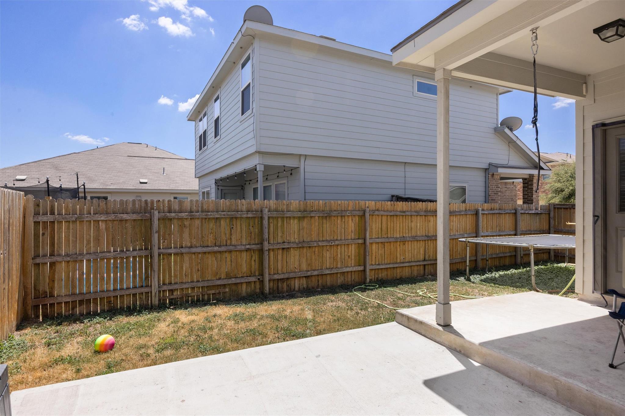 400 Circle Way Property Photo 32