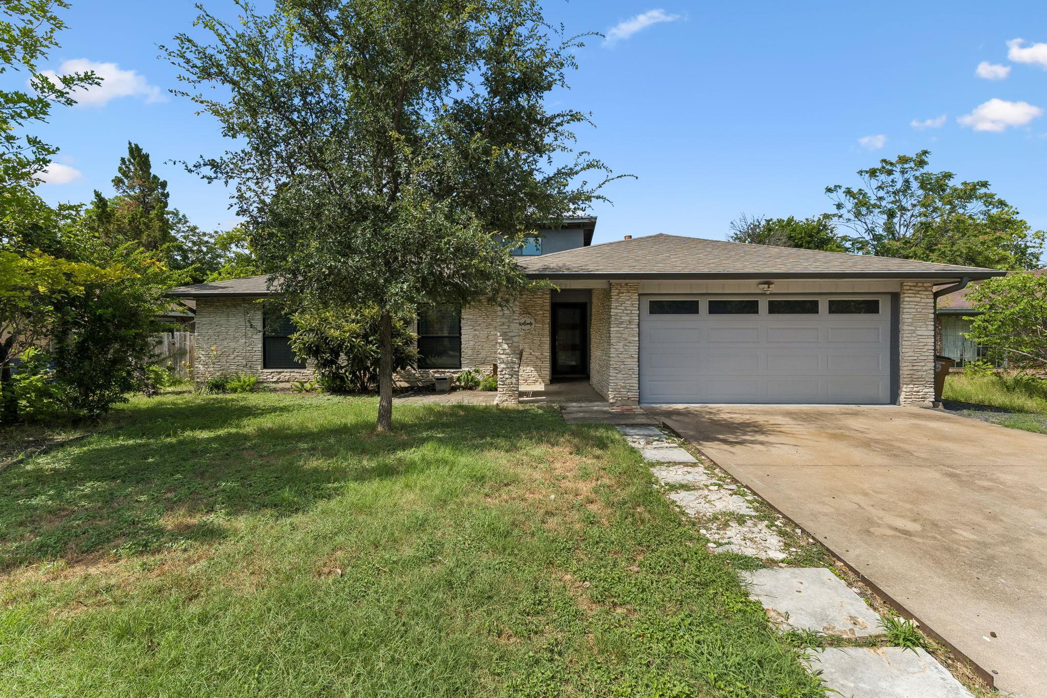 1501 Quail Crest Dr Property Photo 1
